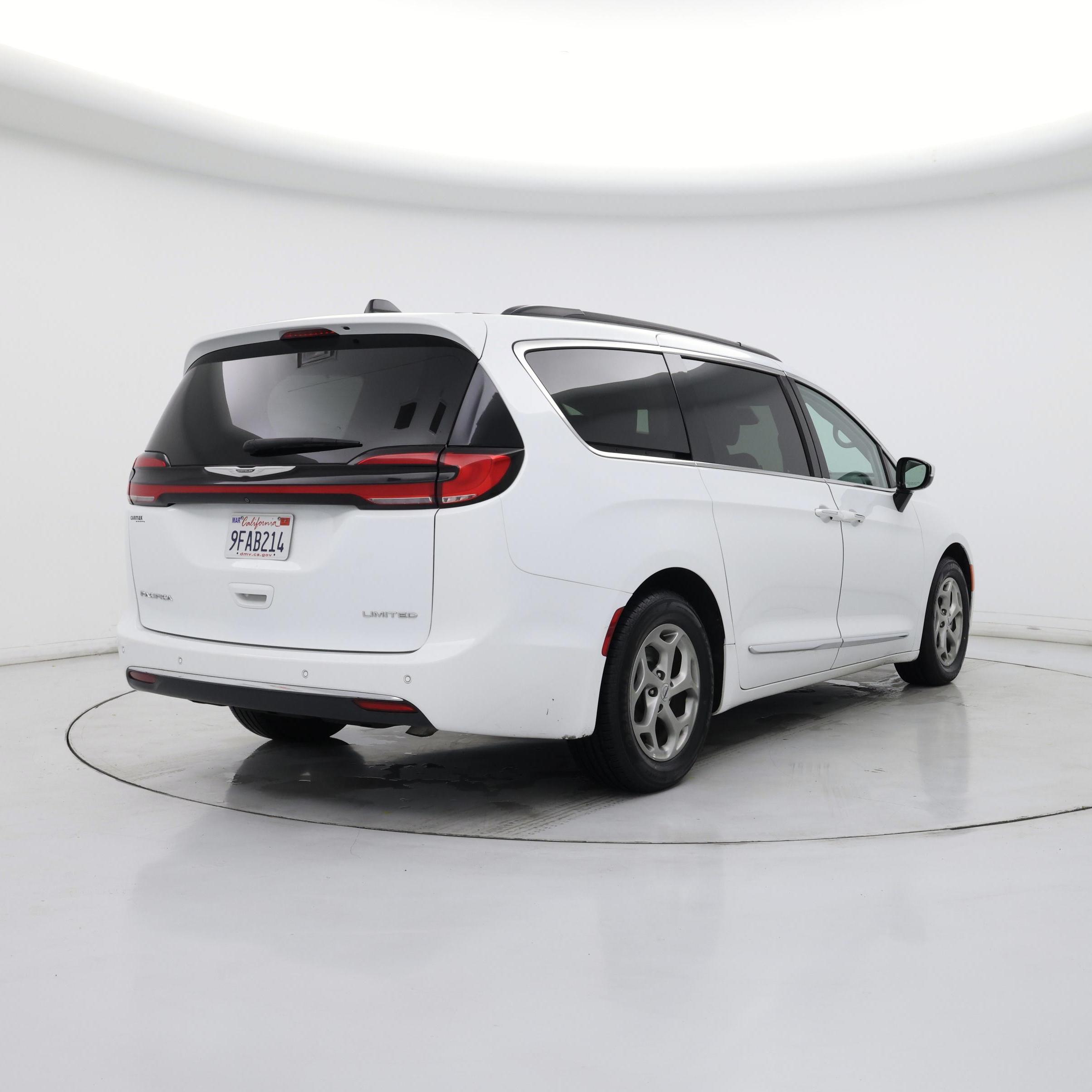 Thumbnail: 2023 Chrysler Pacifica - 8