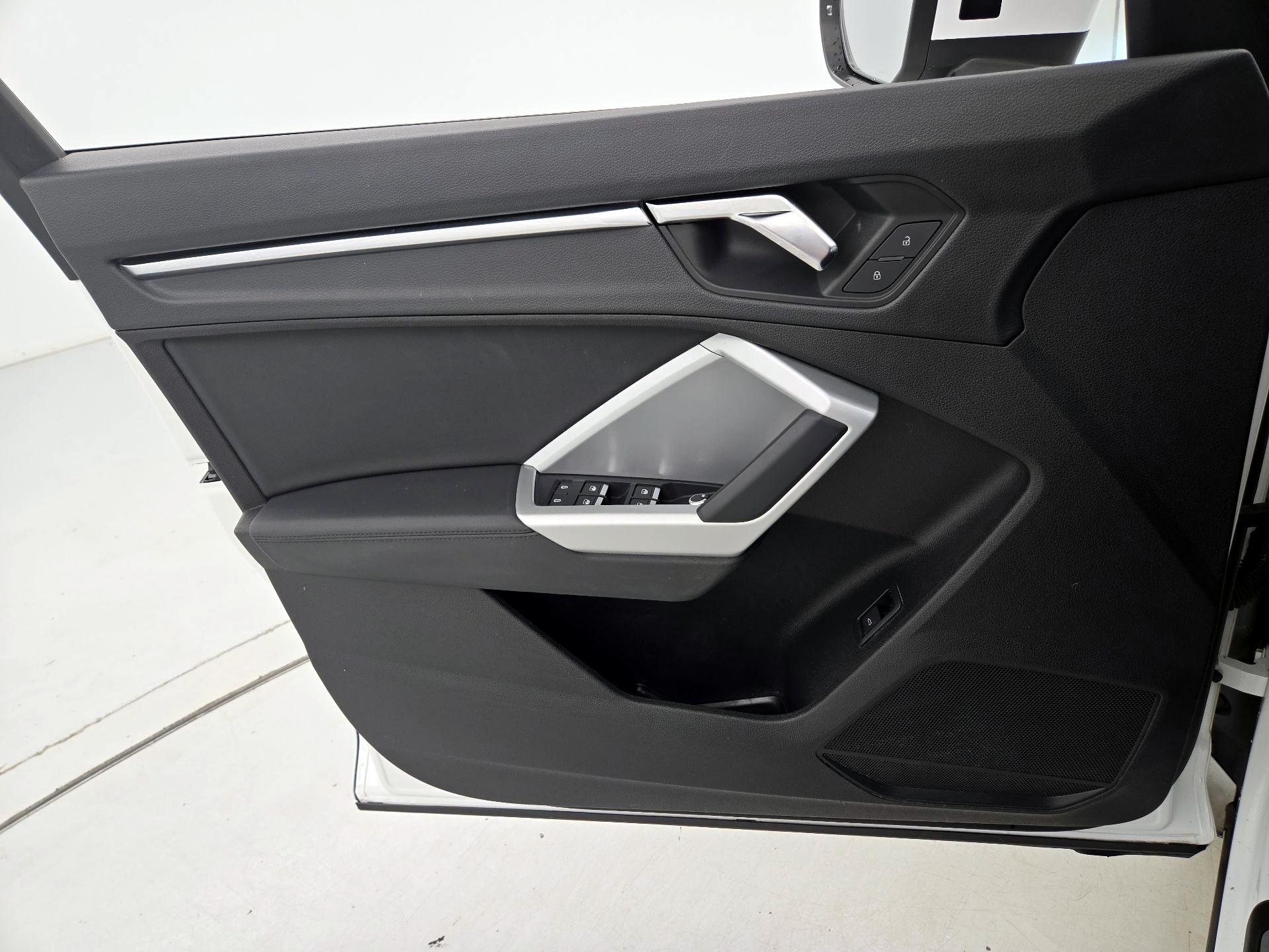 Thumbnail: 2020 Audi Q3 - 12