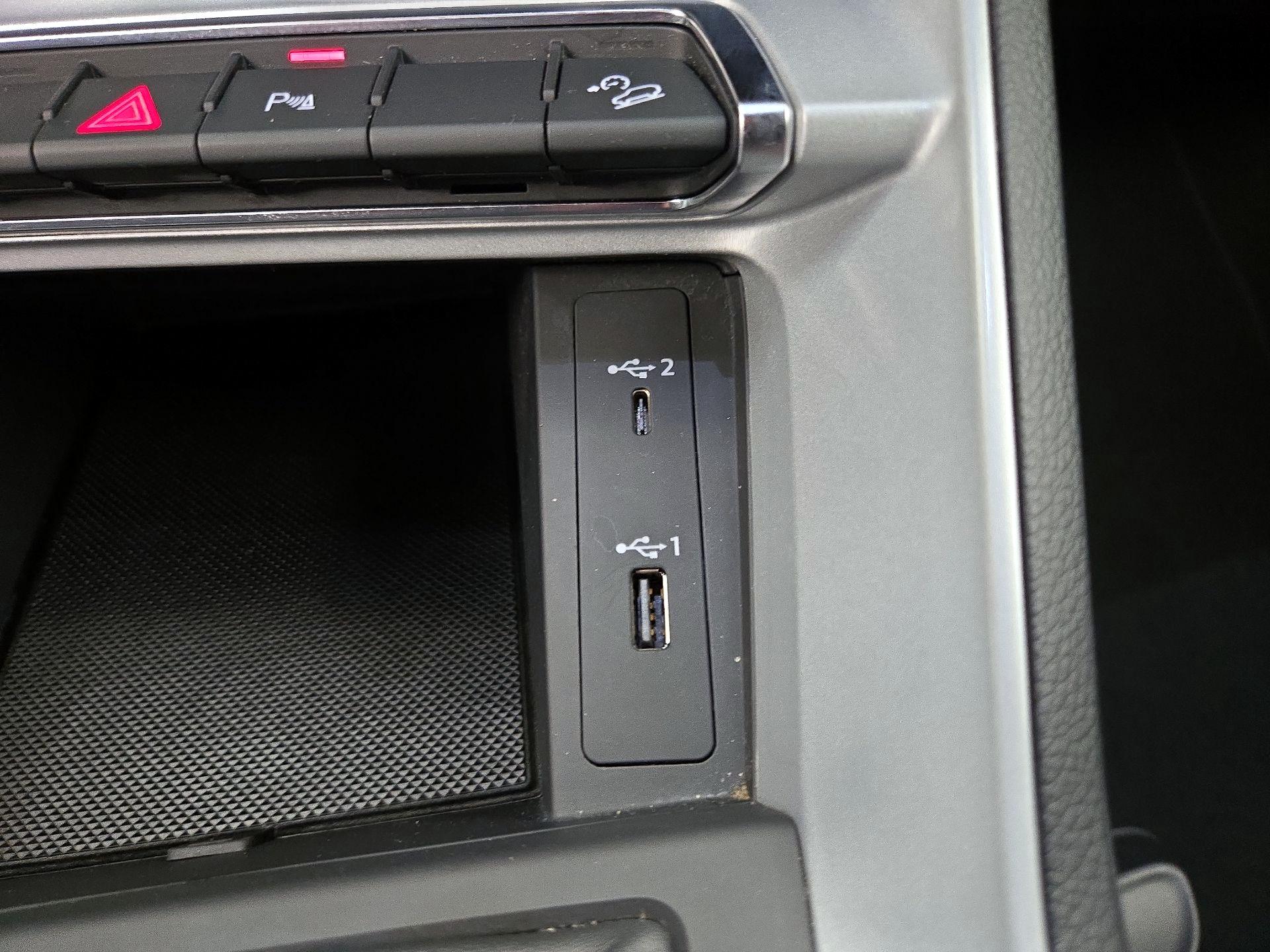 Thumbnail: 2020 Audi Q3 - 18