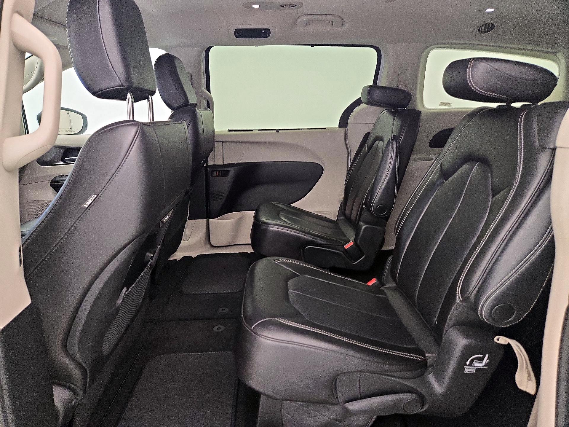 Thumbnail: 2023 Chrysler Pacifica - 19