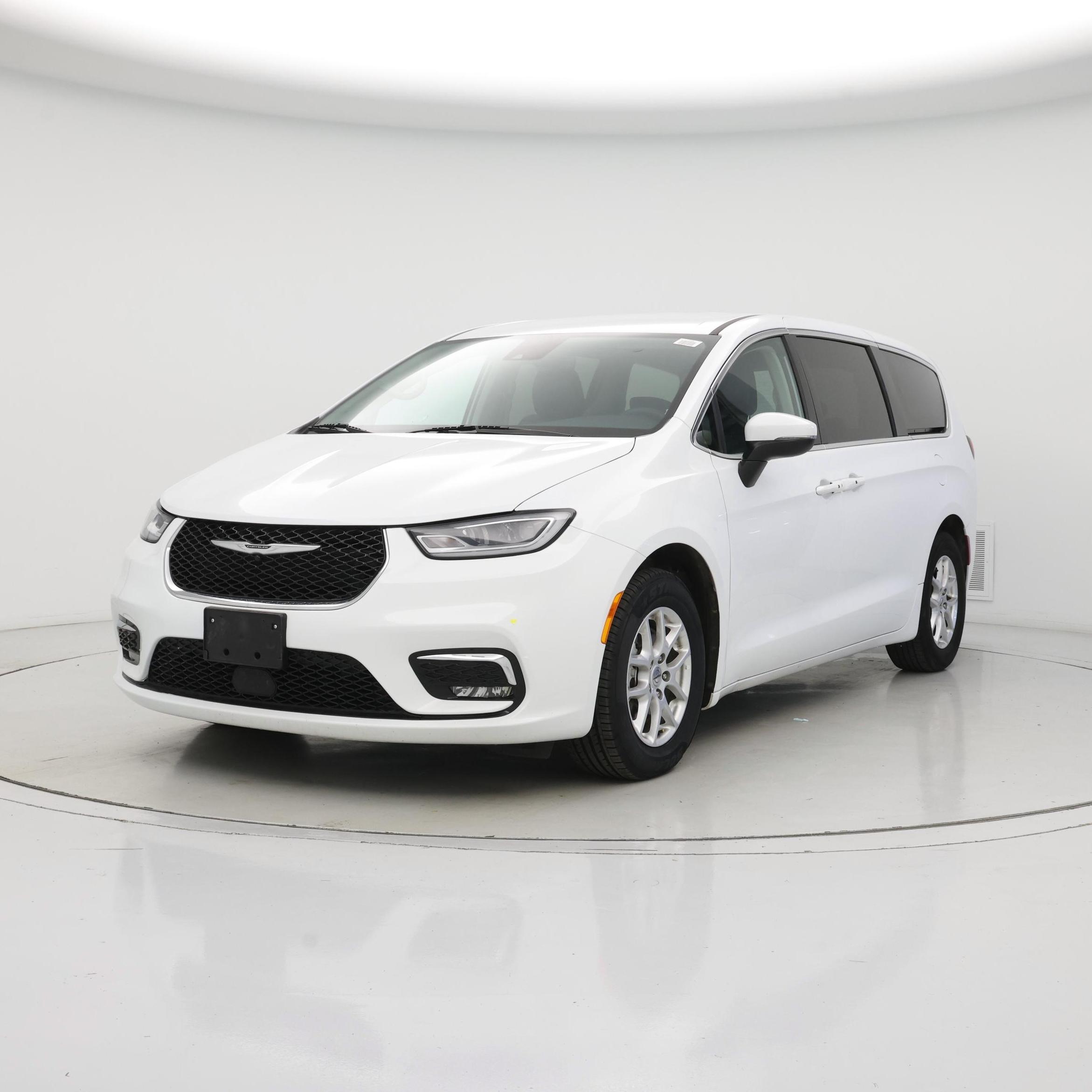 Thumbnail: 2023 Chrysler Pacifica - 4