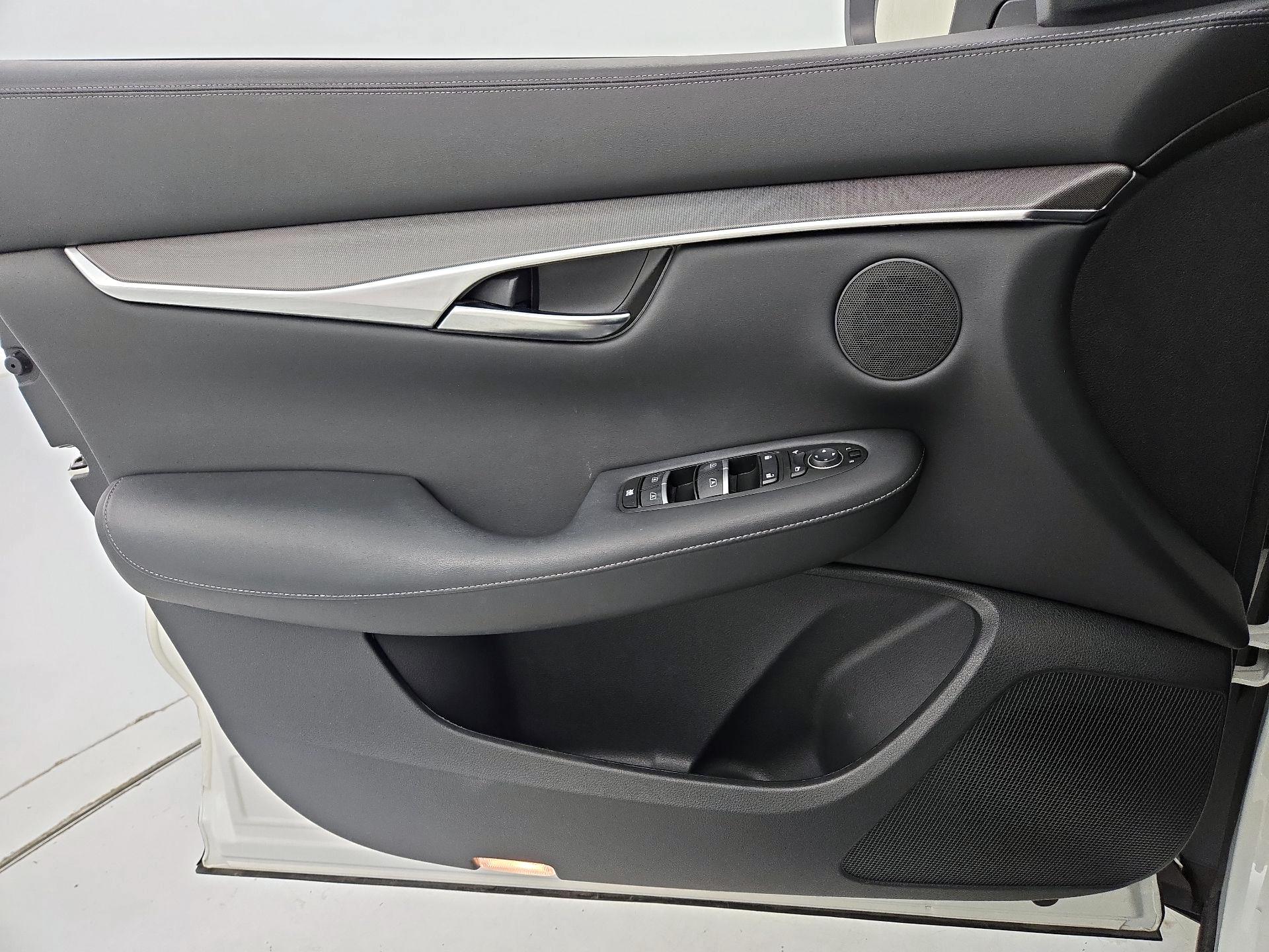 Thumbnail: 2022 INFINITI QX50 - 12