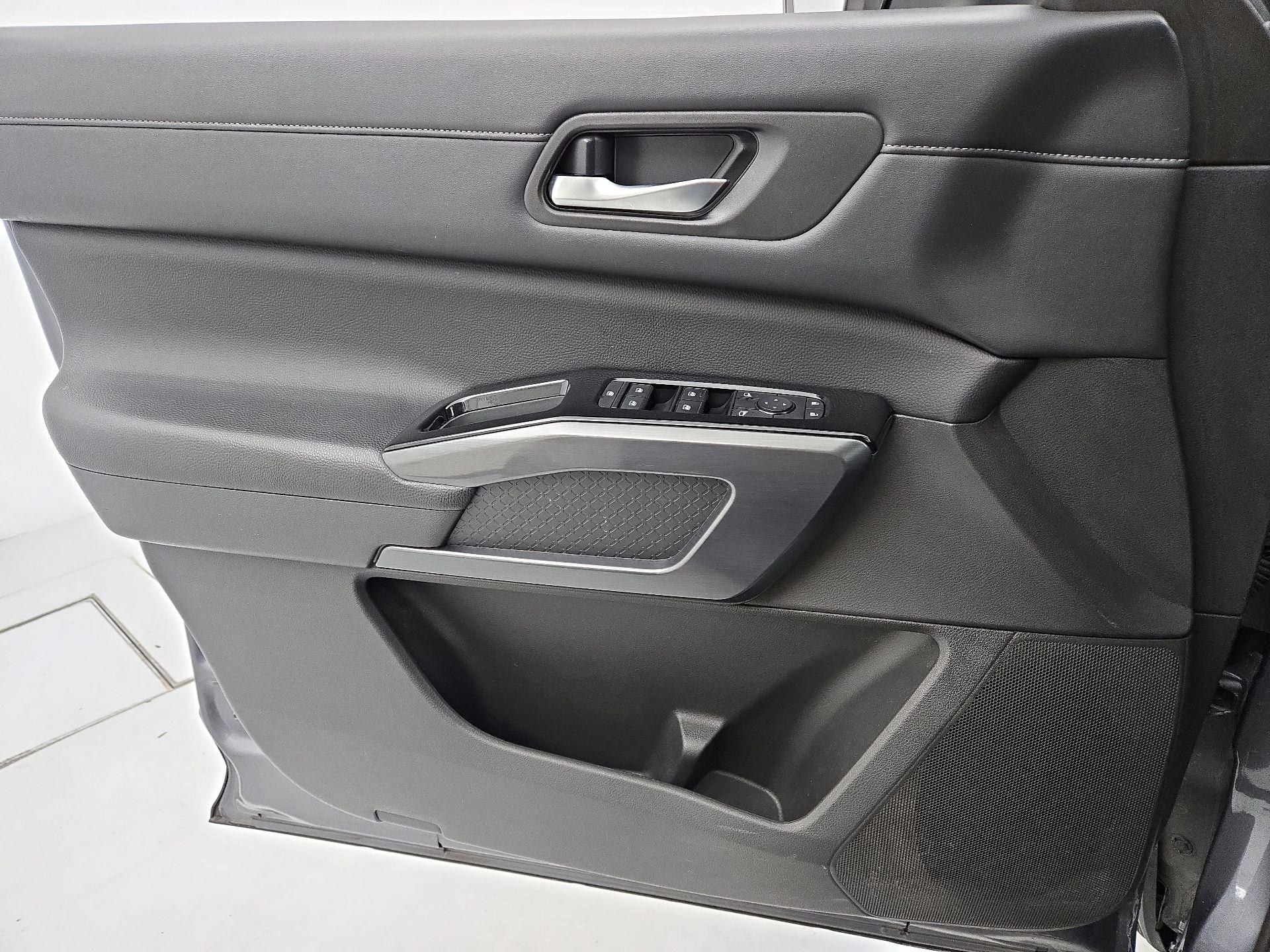 Thumbnail: 2023 Nissan Pathfinder - 12