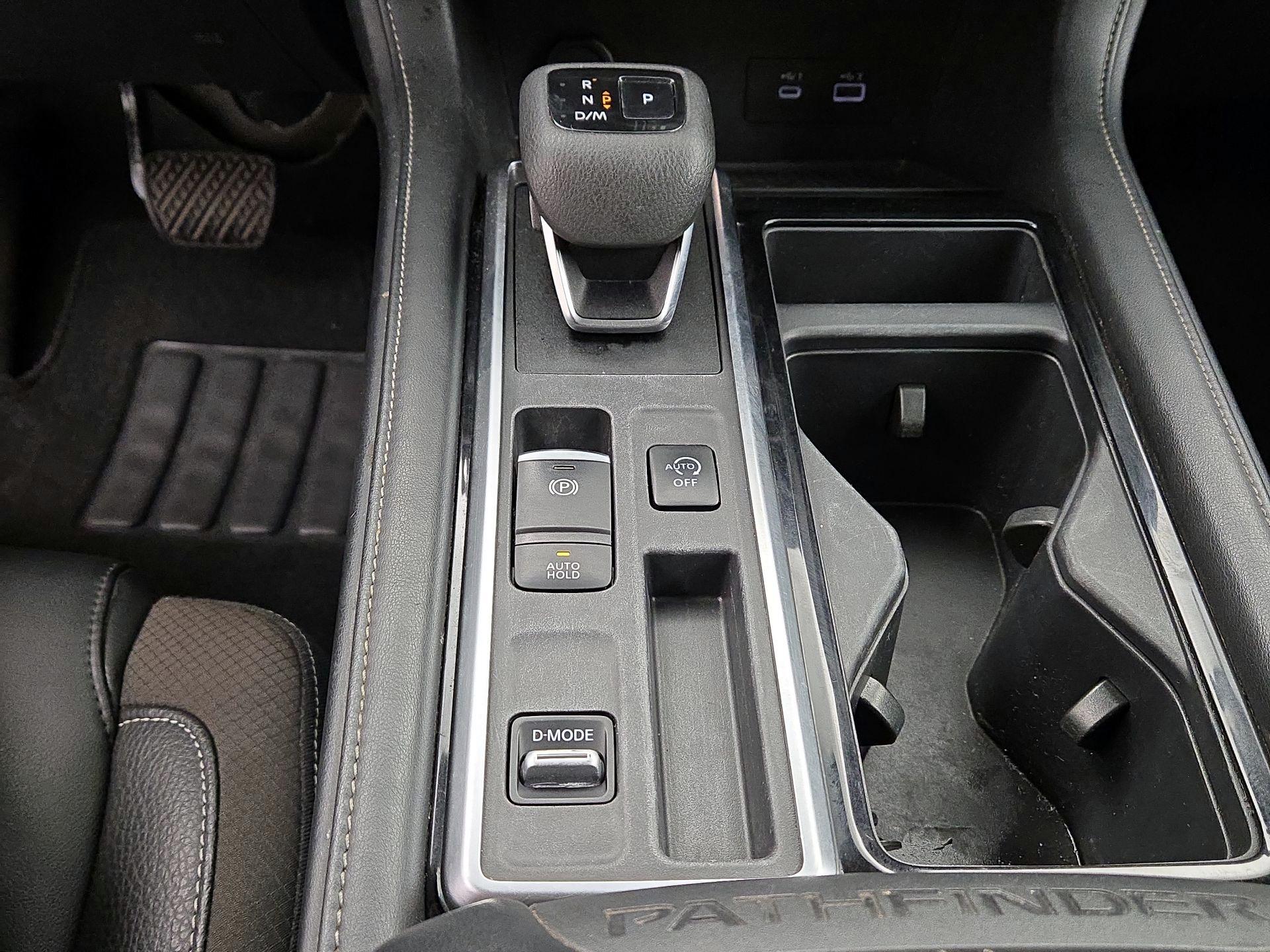 Thumbnail: 2023 Nissan Pathfinder - 18