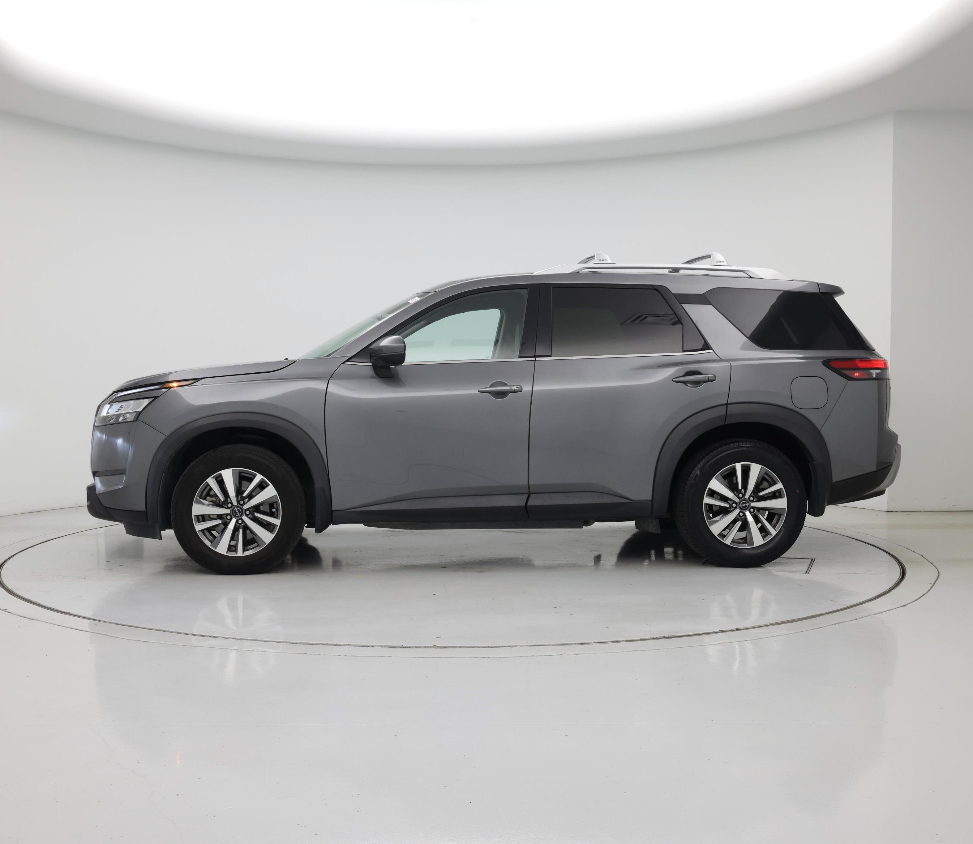 Thumbnail: 2023 Nissan Pathfinder - 3