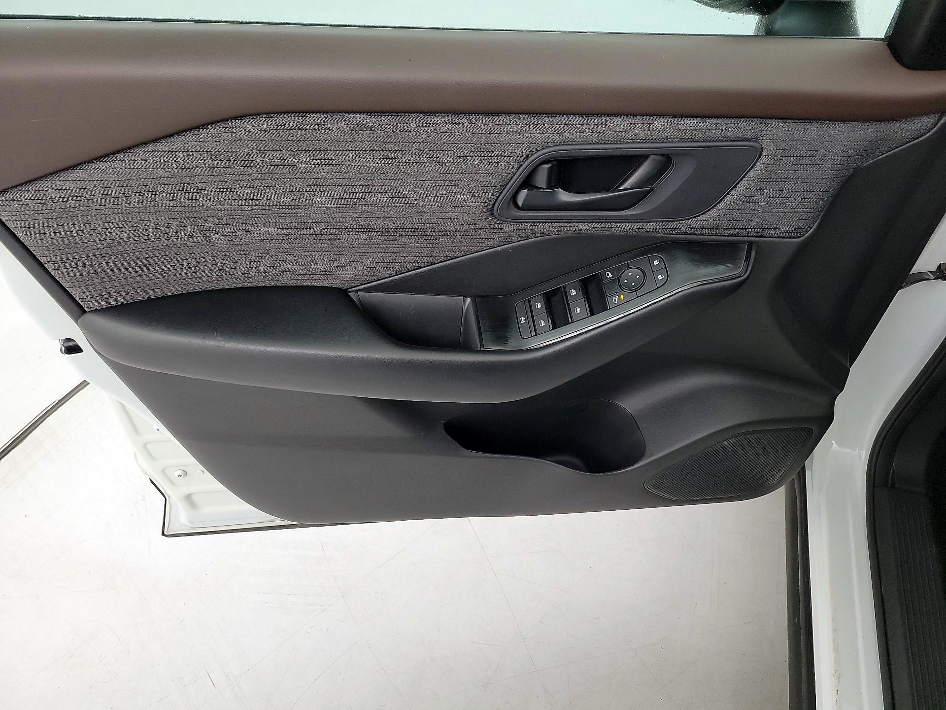 Thumbnail: 2023 Nissan Rogue - 12