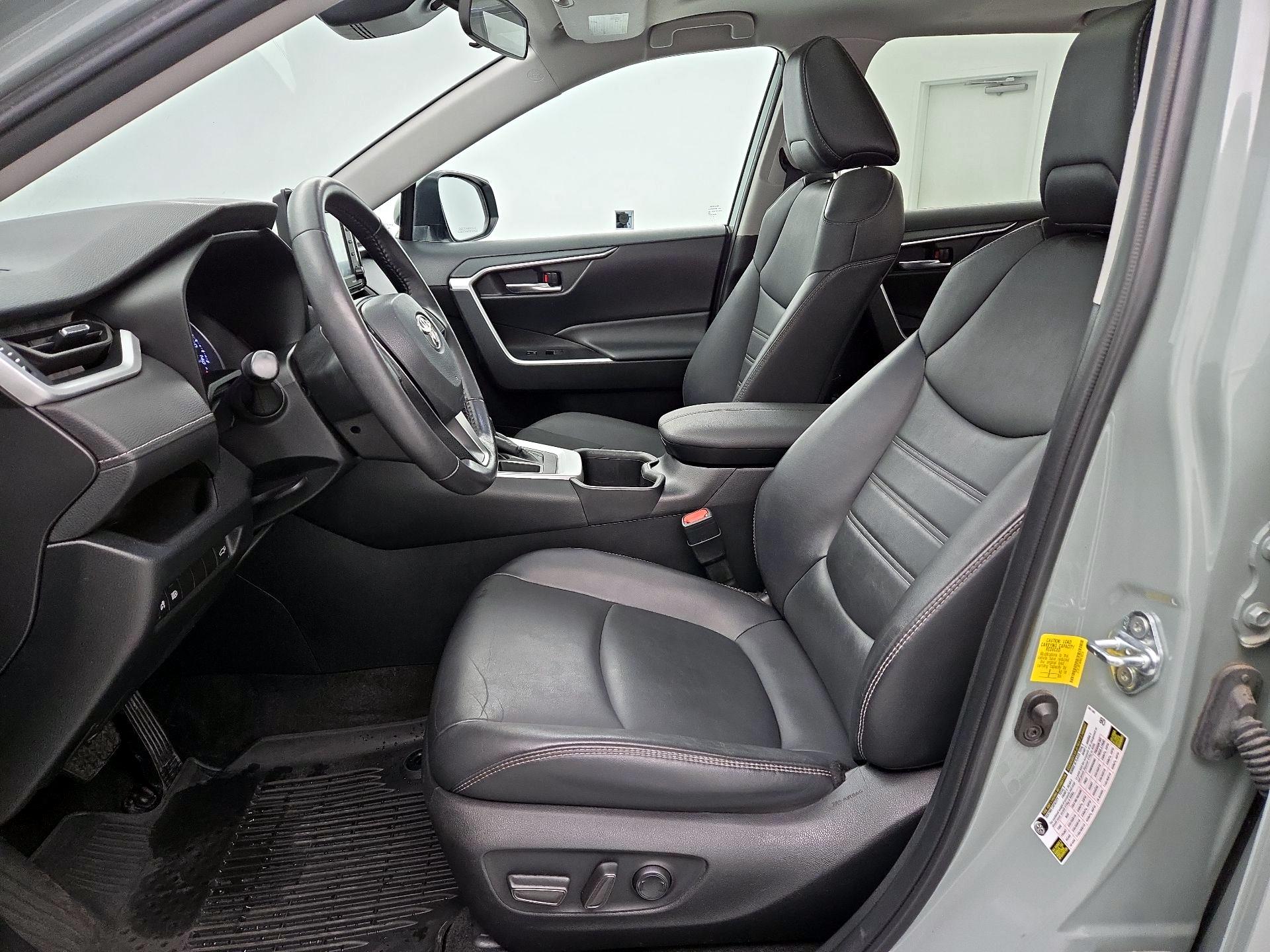 Thumbnail: 2022 Toyota RAV4 - 11