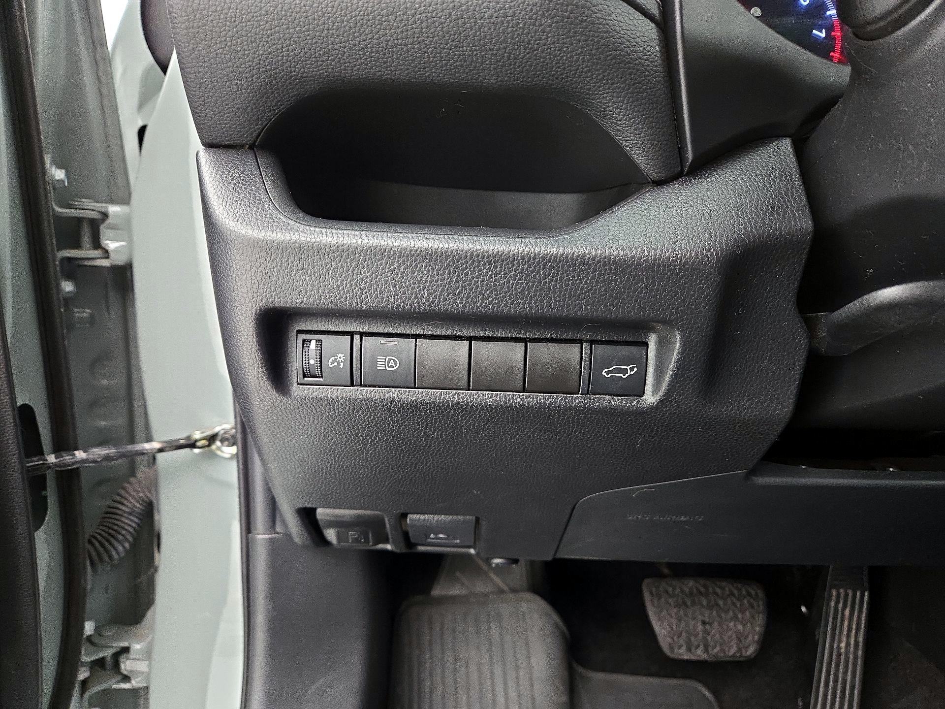 Thumbnail: 2022 Toyota RAV4 - 13