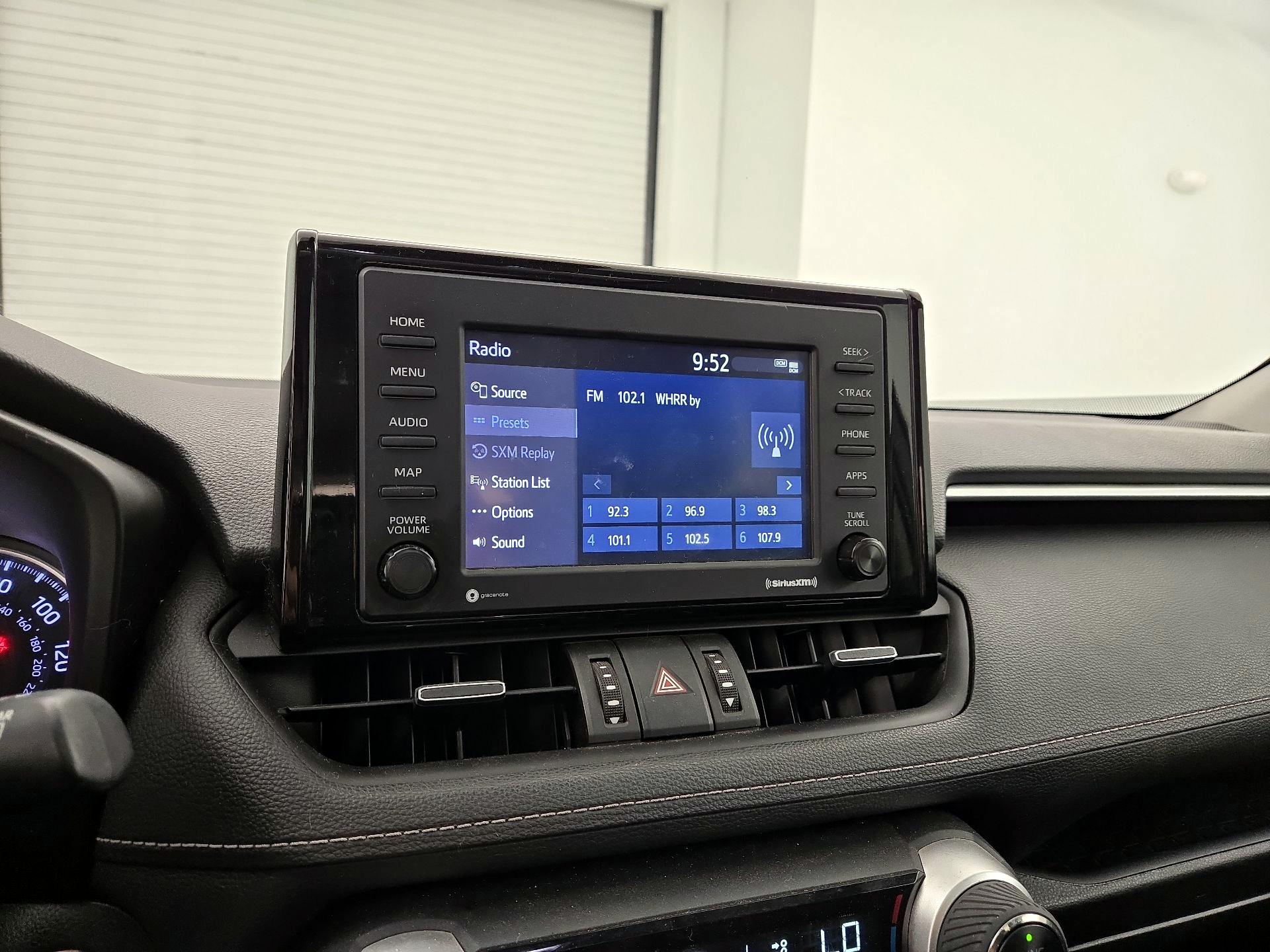 Thumbnail: 2022 Toyota RAV4 - 15