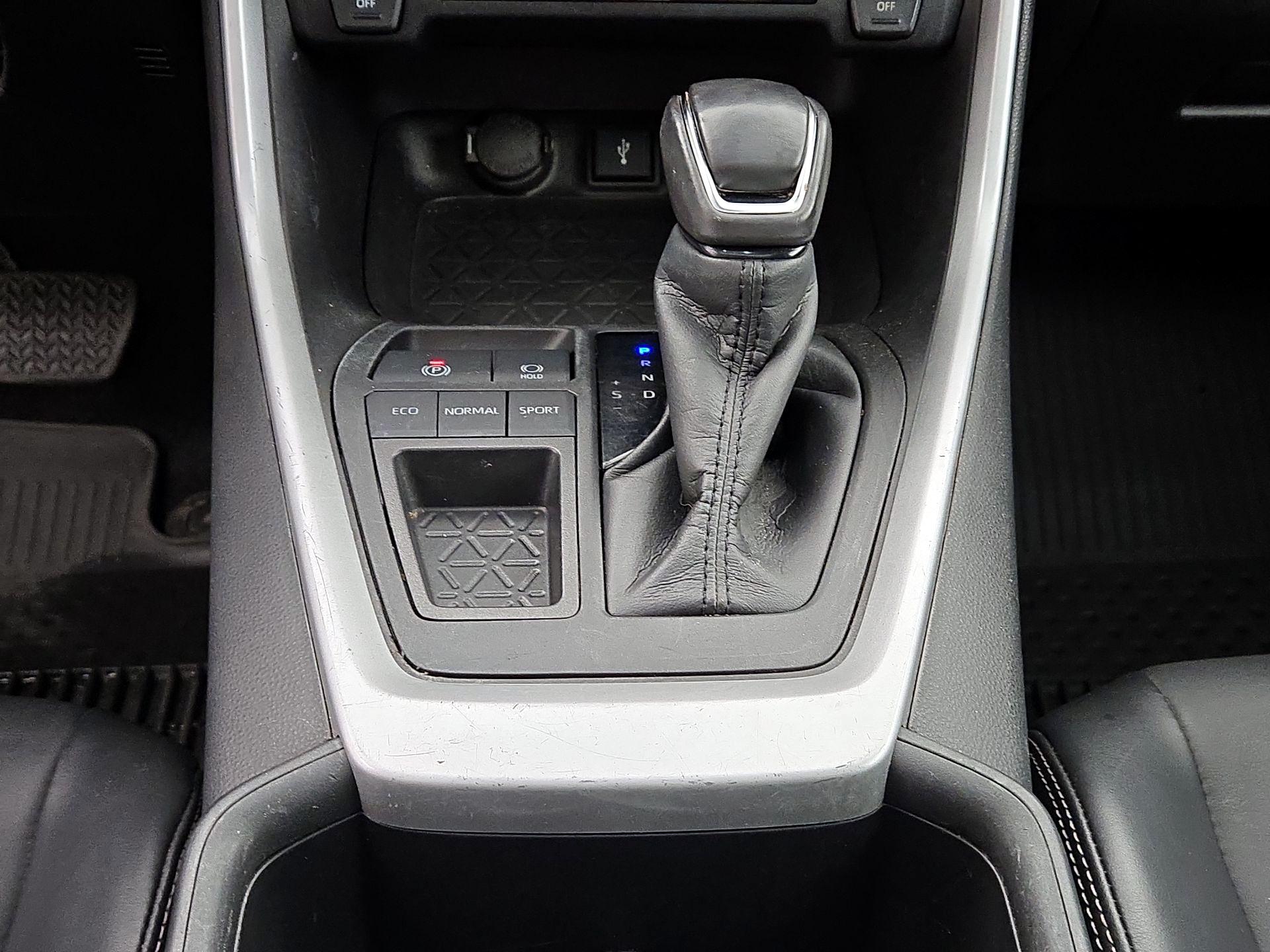 Thumbnail: 2022 Toyota RAV4 - 17