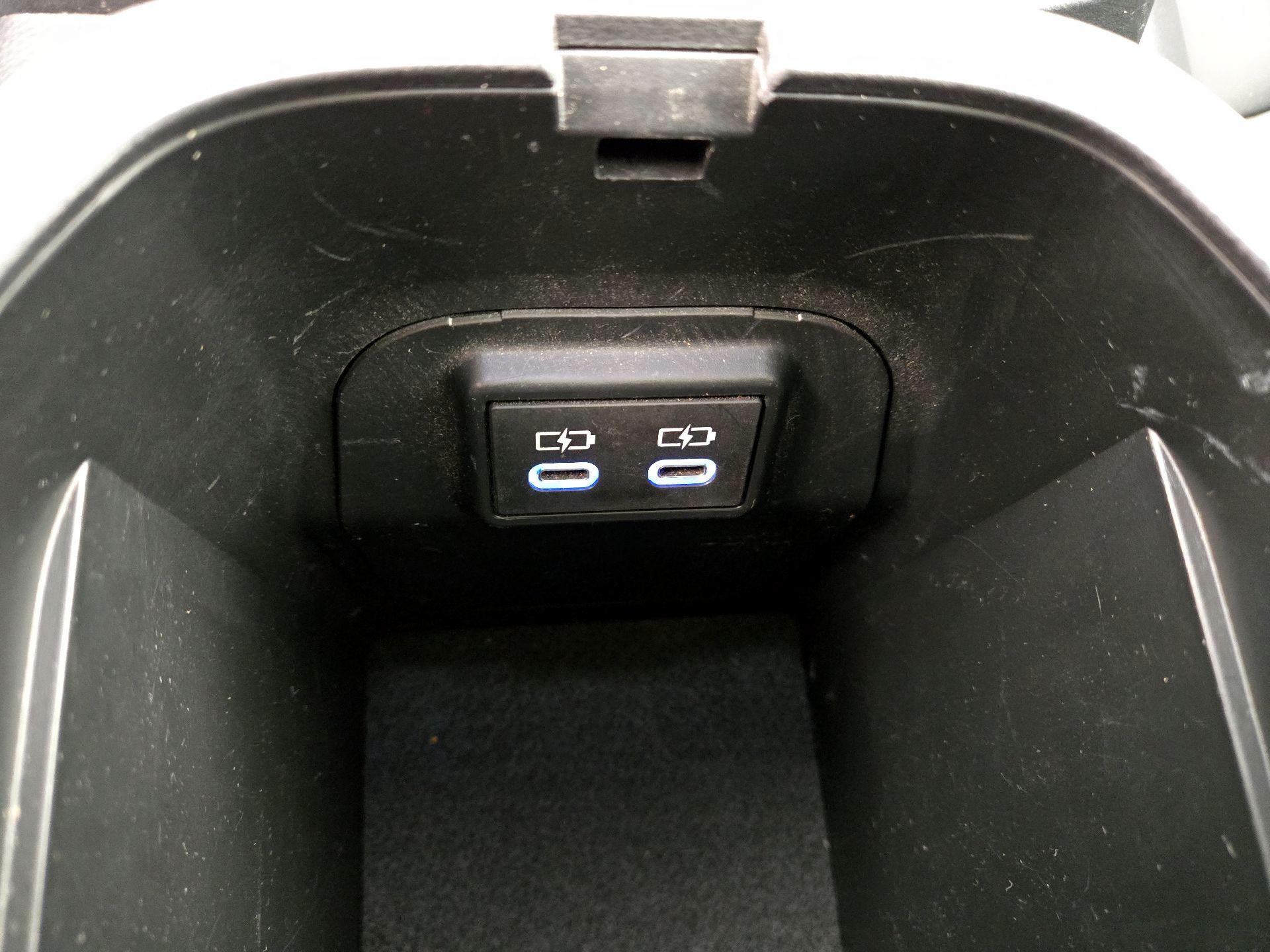 Thumbnail: 2022 Toyota RAV4 - 18