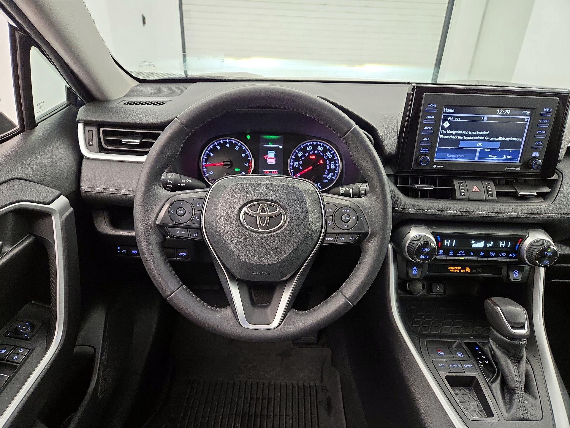 Thumbnail: 2022 Toyota RAV4 - 10