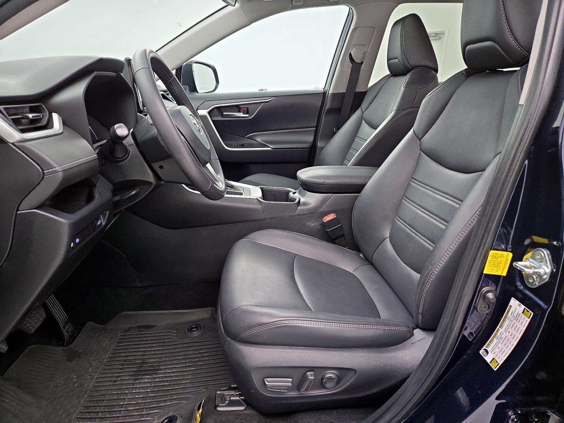 Thumbnail: 2022 Toyota RAV4 - 11