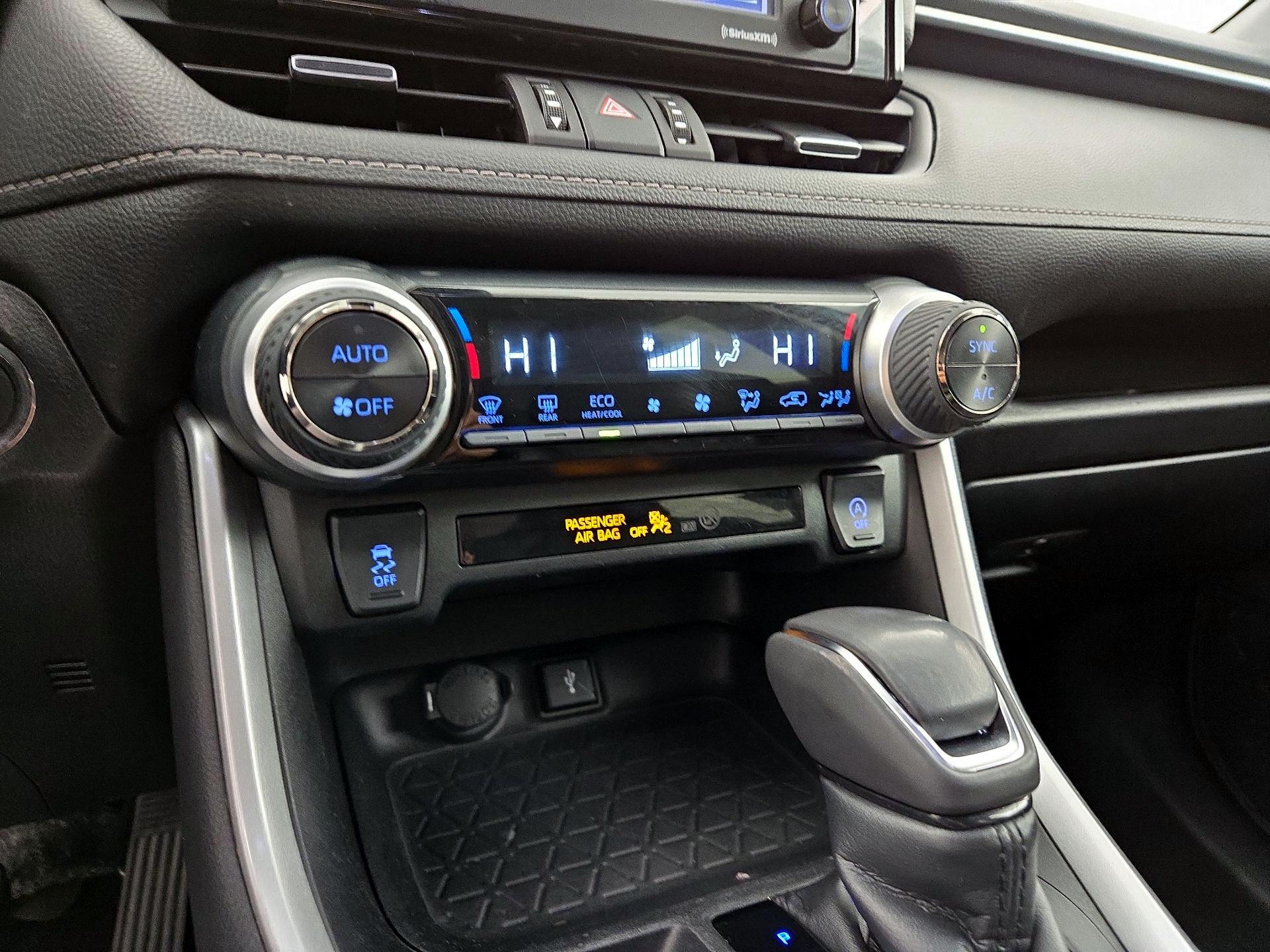 Thumbnail: 2022 Toyota RAV4 - 16