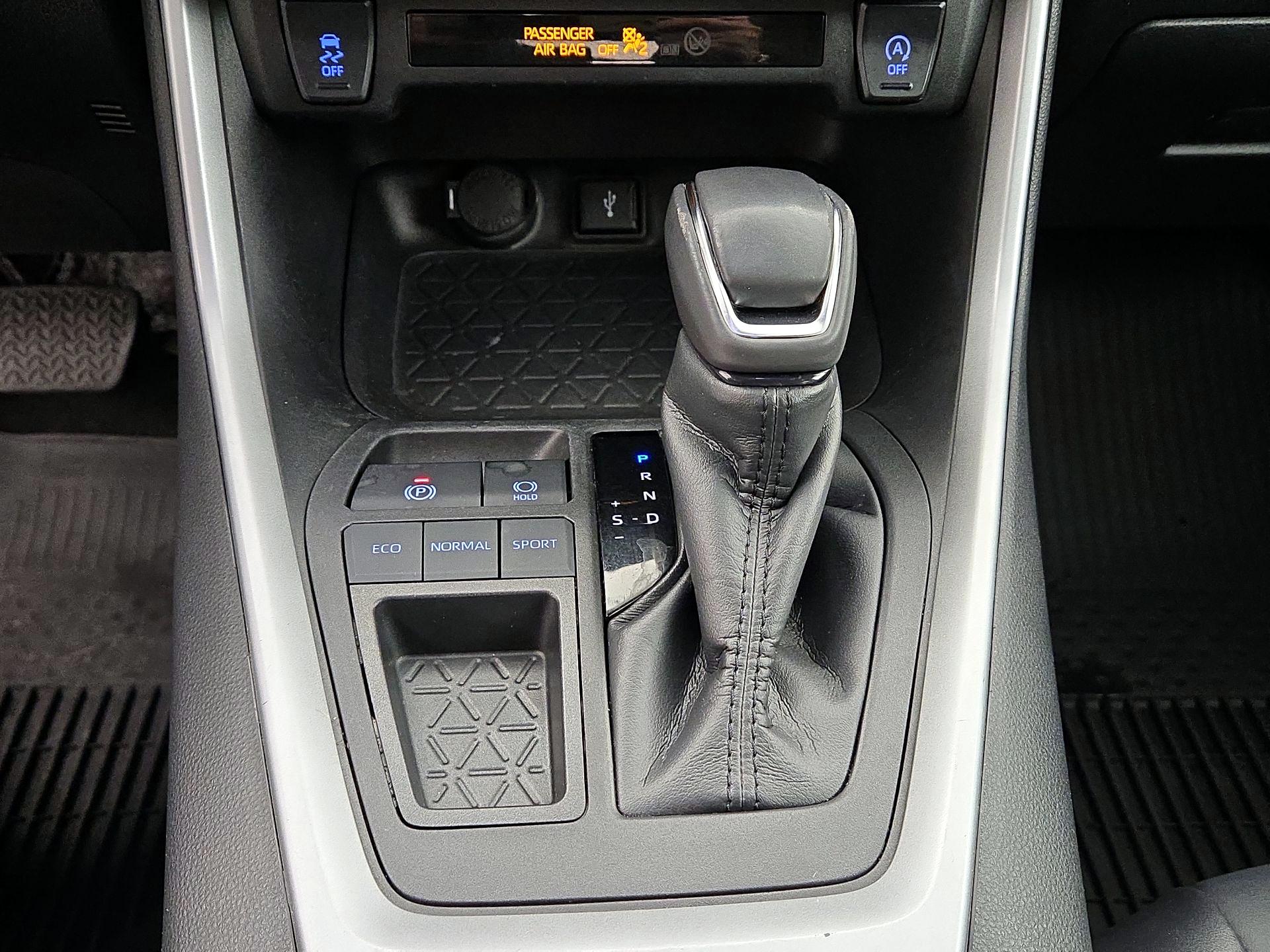 Thumbnail: 2022 Toyota RAV4 - 17