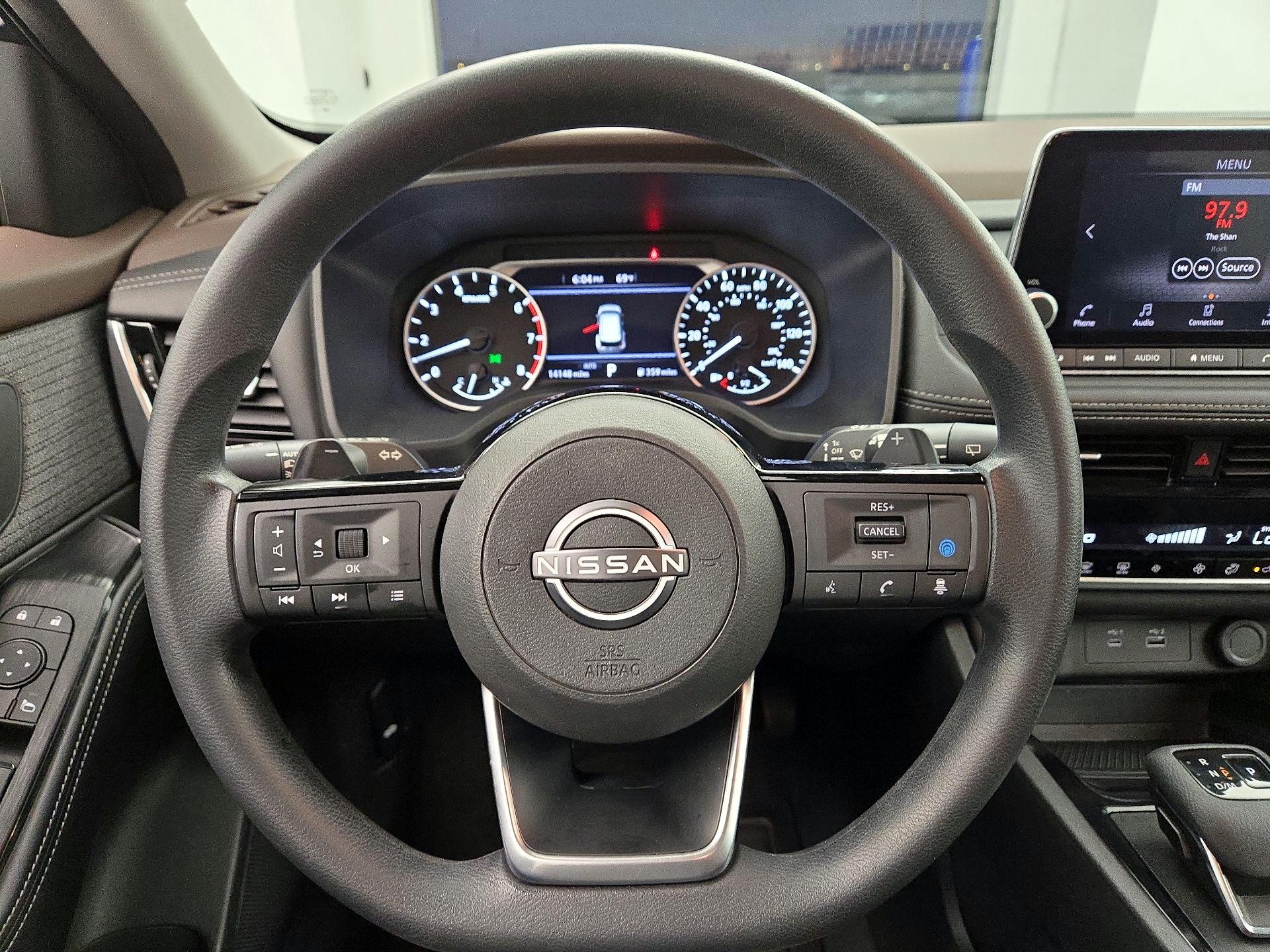 Thumbnail: 2022 Nissan Rogue - 10