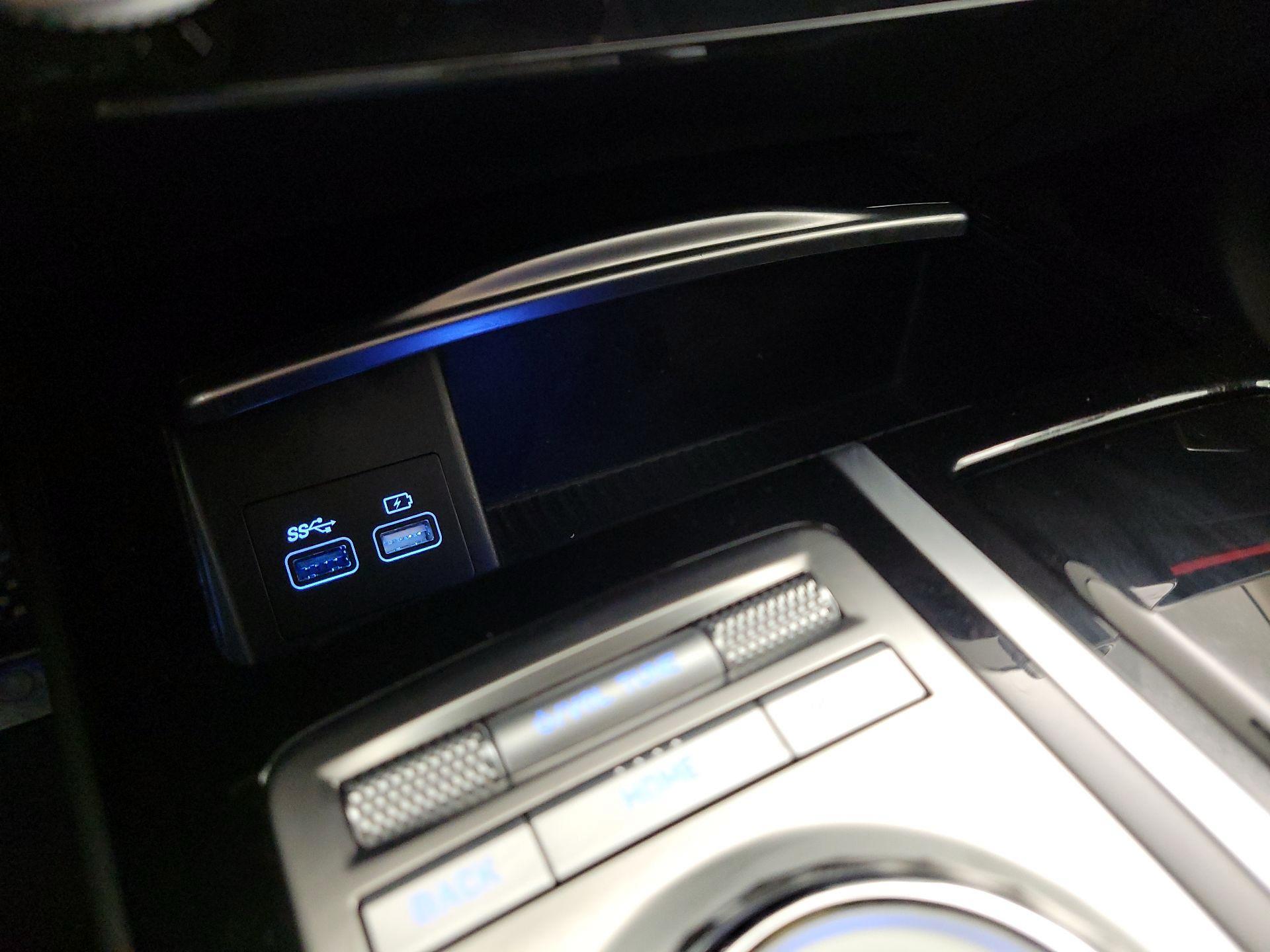 Thumbnail: 2023 Genesis G80 - 19