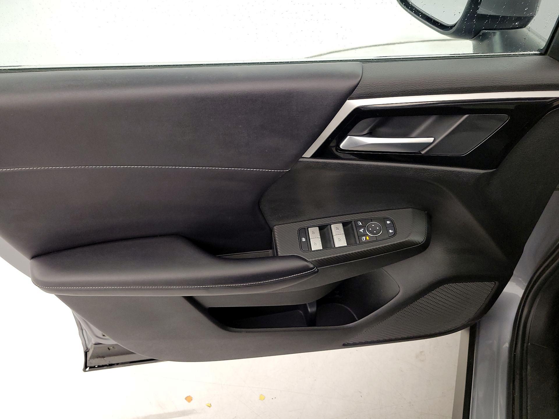 Thumbnail: 2024 Mitsubishi Outlander - 12