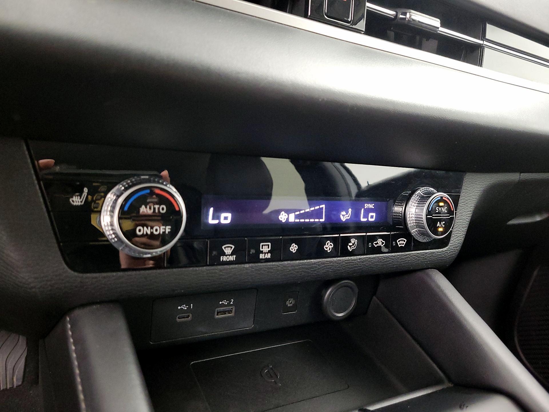 Thumbnail: 2024 Mitsubishi Outlander - 17