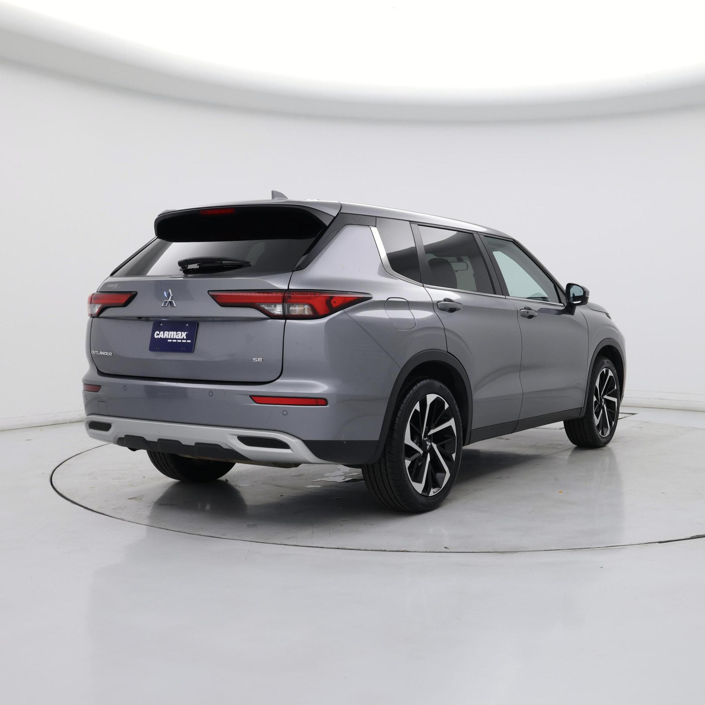 Thumbnail: 2024 Mitsubishi Outlander - 8