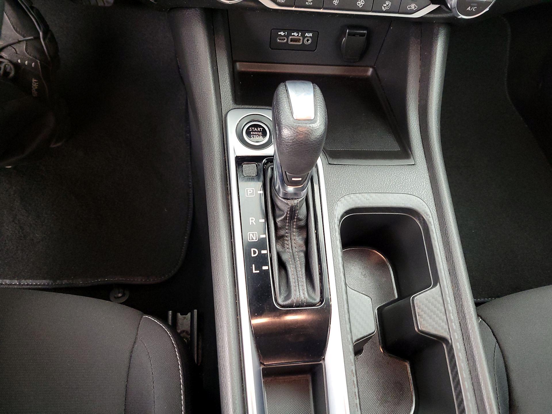 Thumbnail: 2020 Nissan Sentra - 17