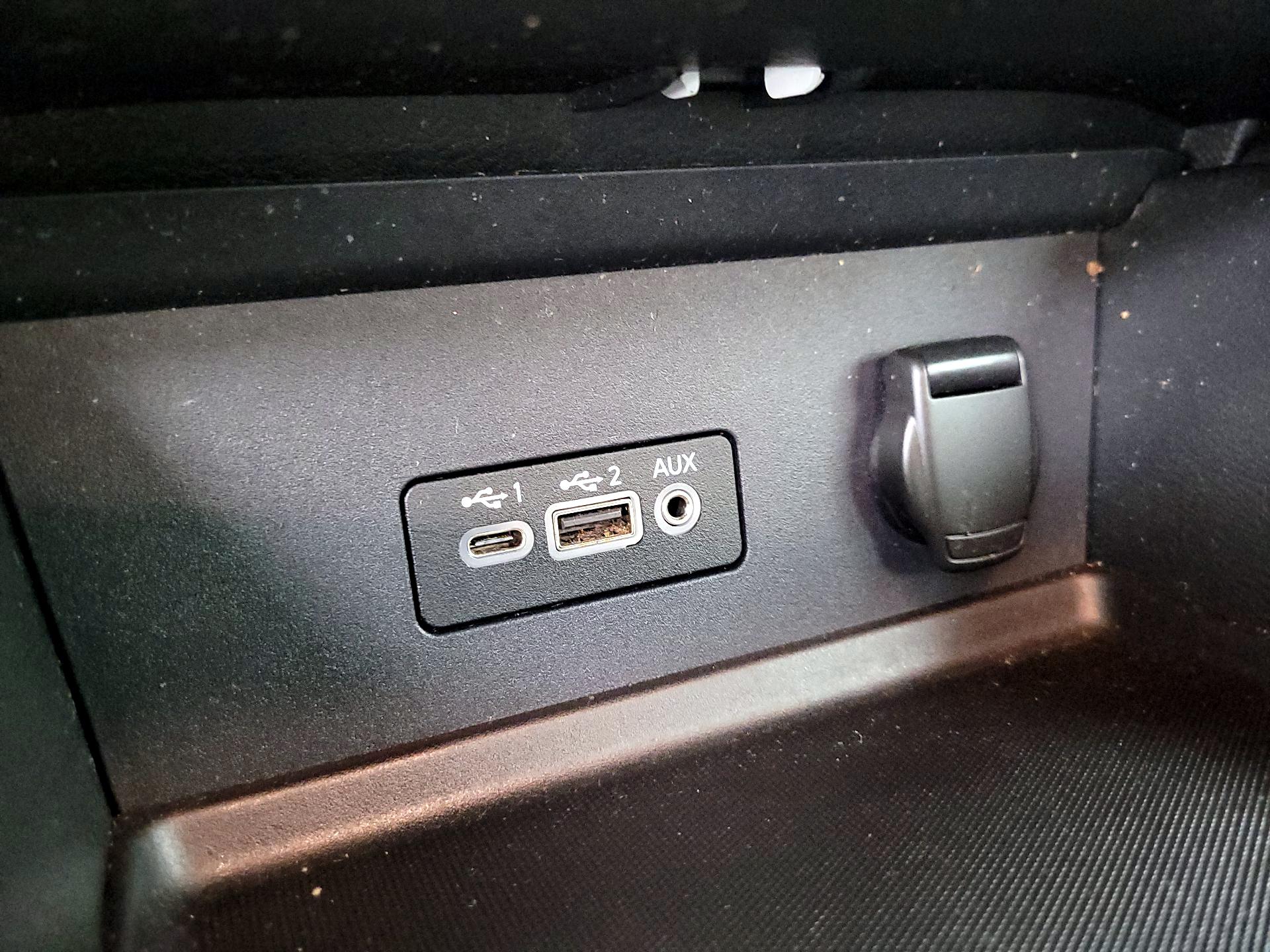 Thumbnail: 2020 Nissan Sentra - 18