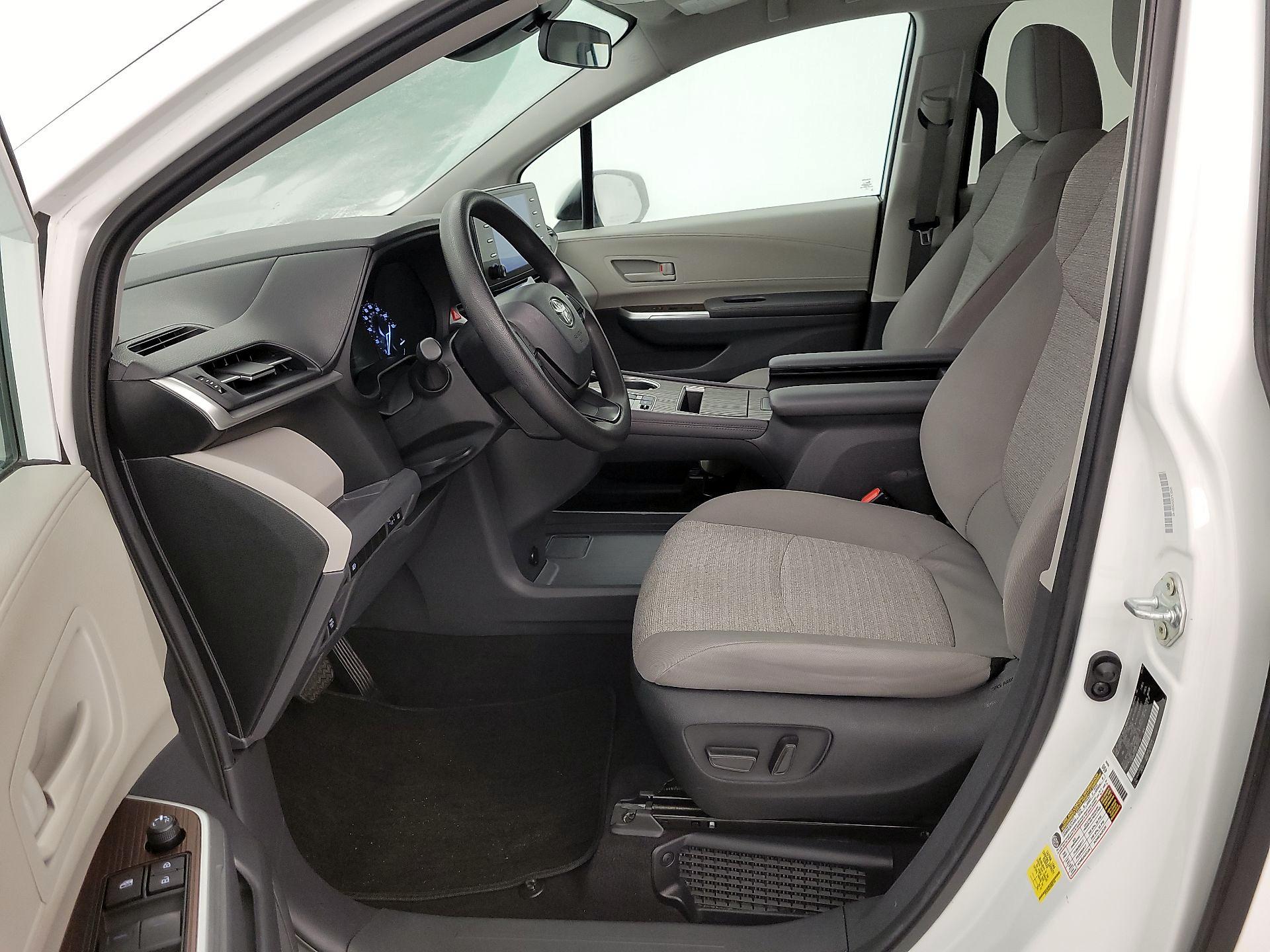 Thumbnail: 2024 Toyota Sienna - 11