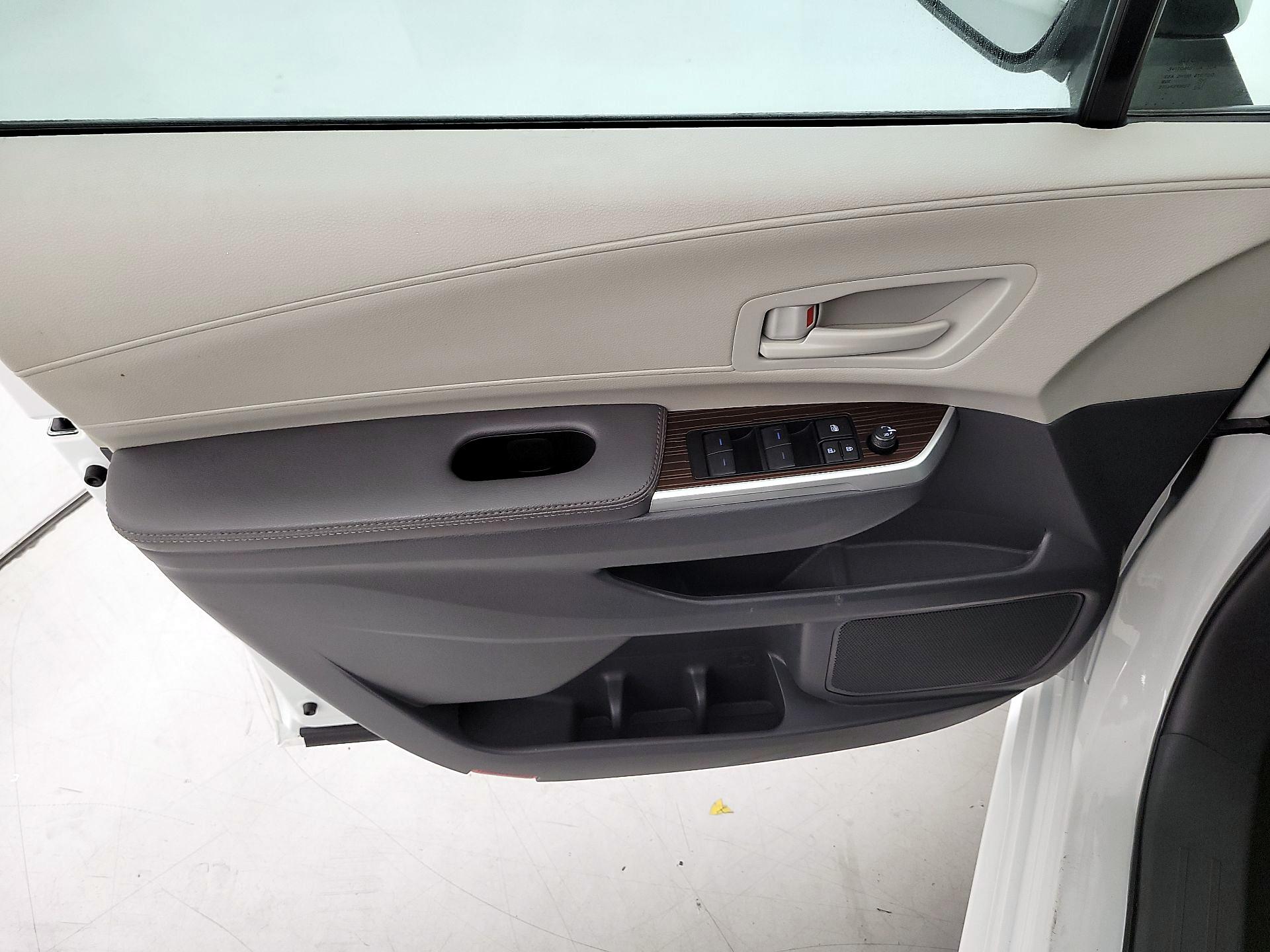 Thumbnail: 2024 Toyota Sienna - 12