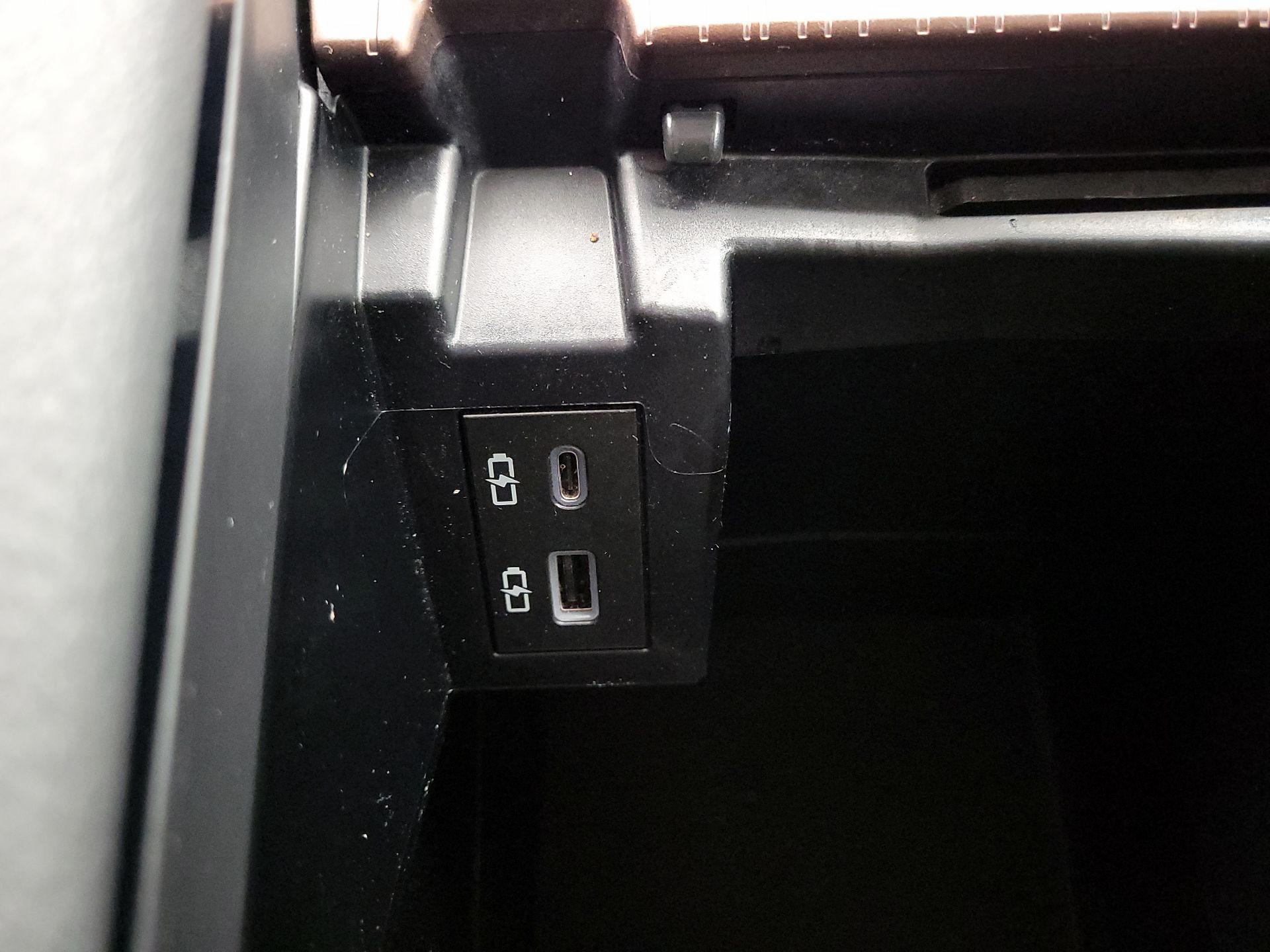 Thumbnail: 2024 Toyota Sienna - 18