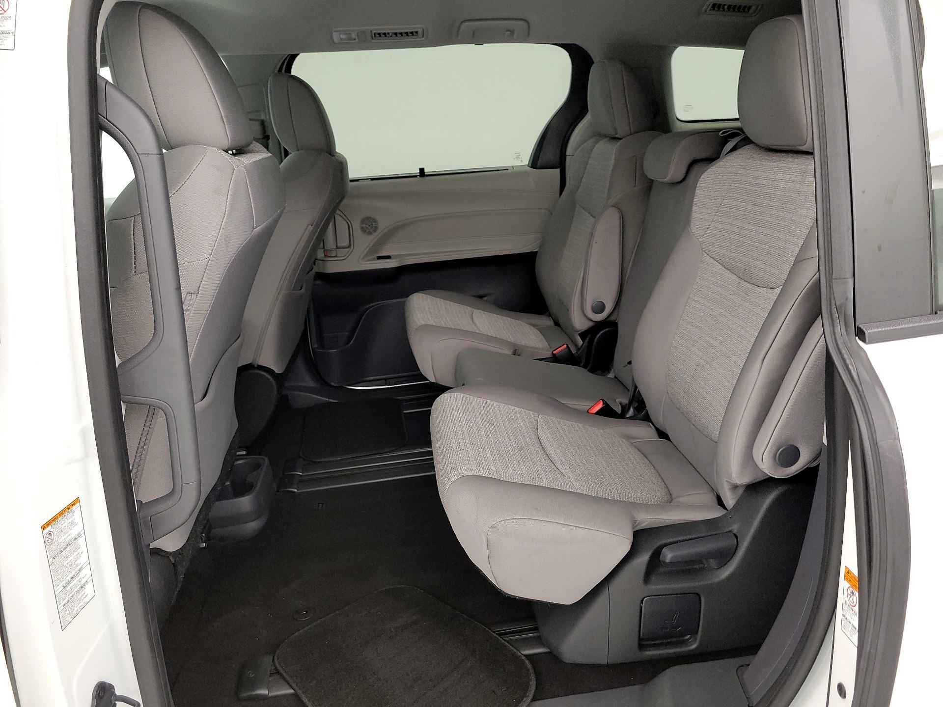 Thumbnail: 2024 Toyota Sienna - 19