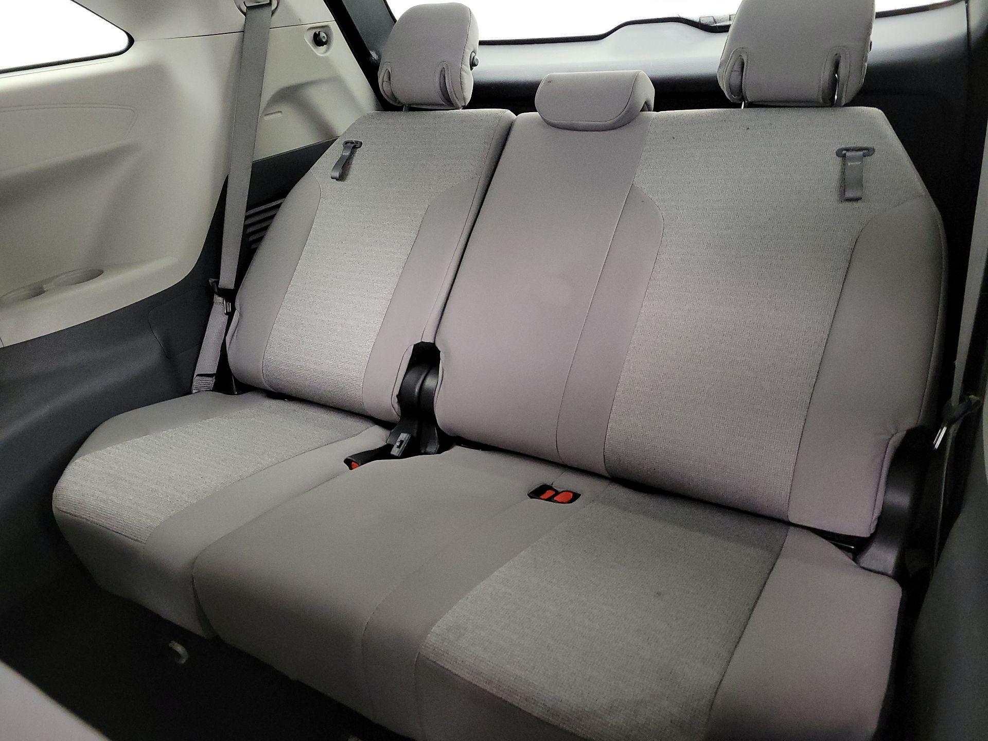 Thumbnail: 2024 Toyota Sienna - 20