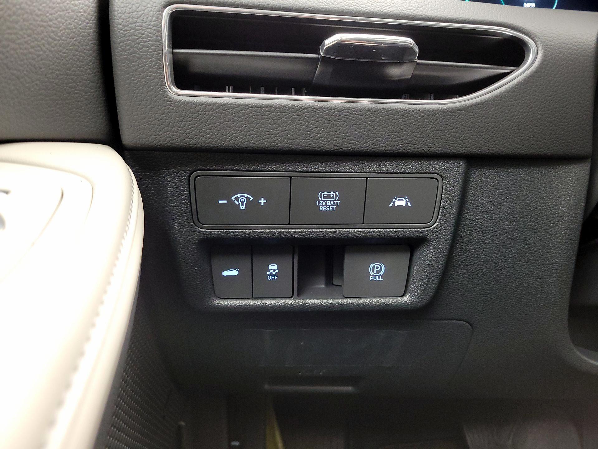 Thumbnail: 2023 Hyundai Sonata - 13