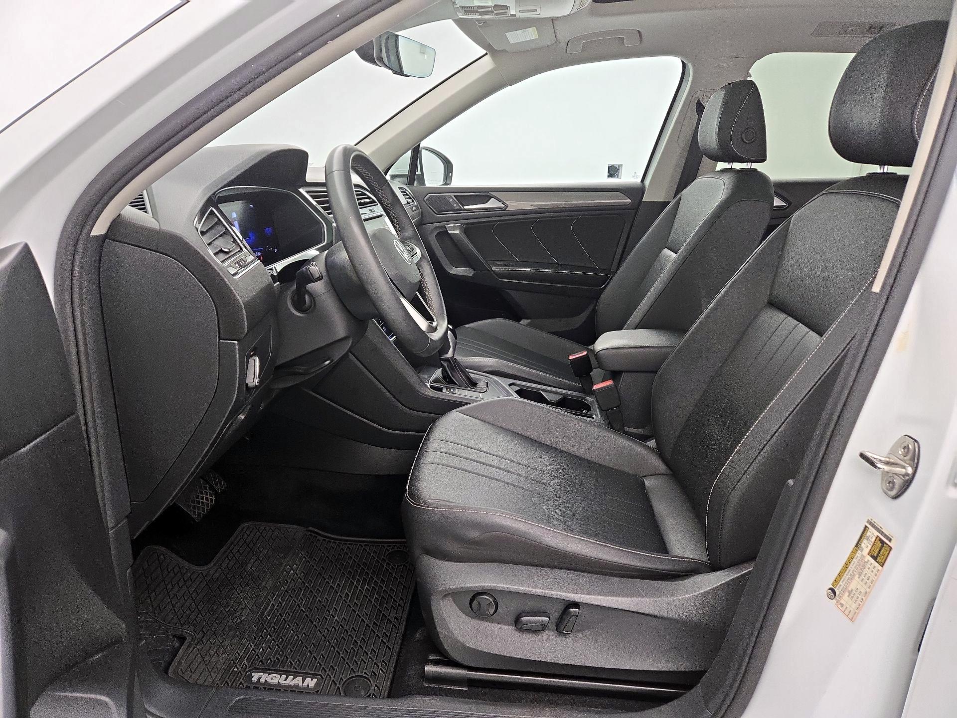 Thumbnail: 2023 Volkswagen Tiguan - 11