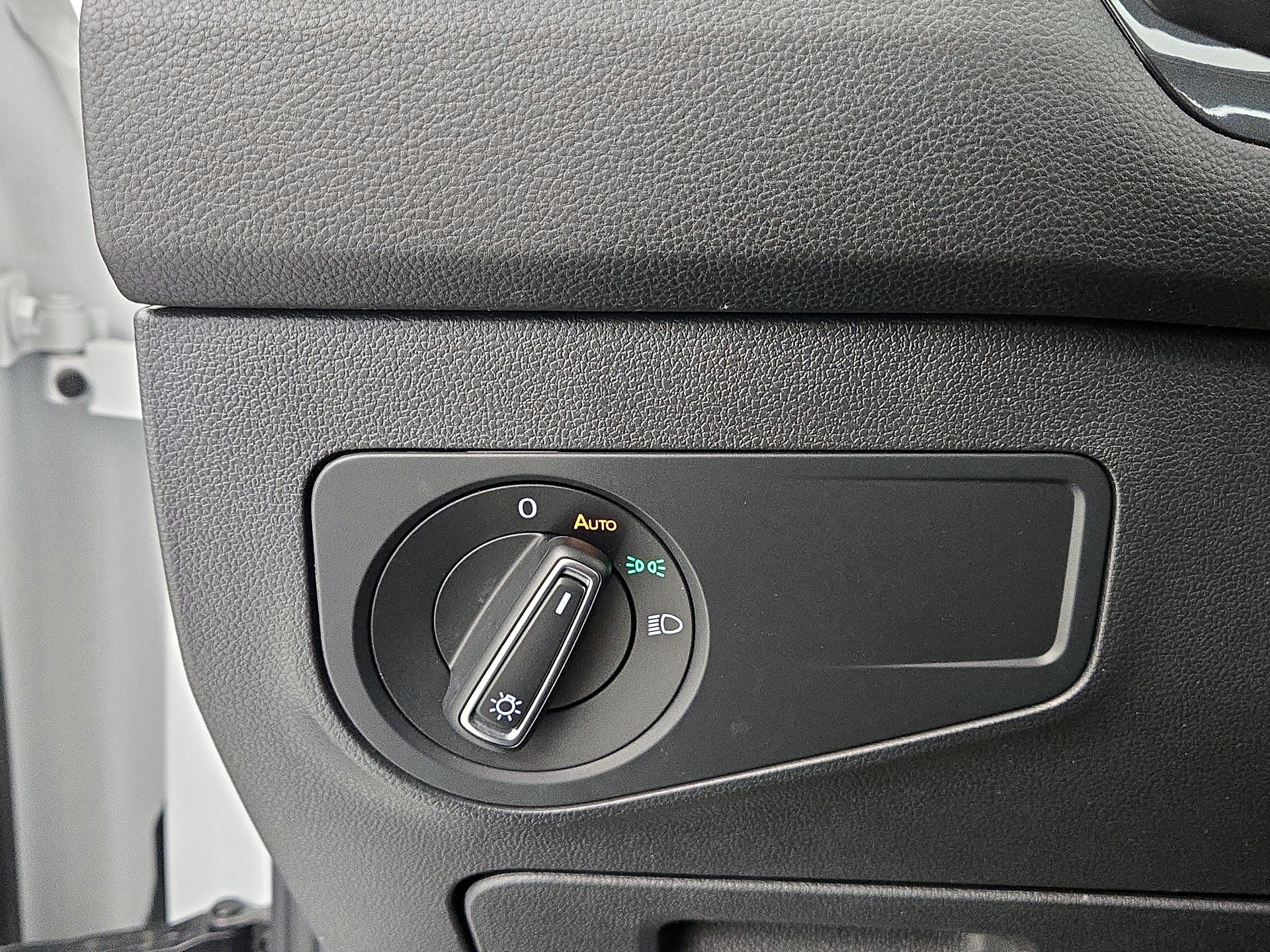 Thumbnail: 2023 Volkswagen Tiguan - 13