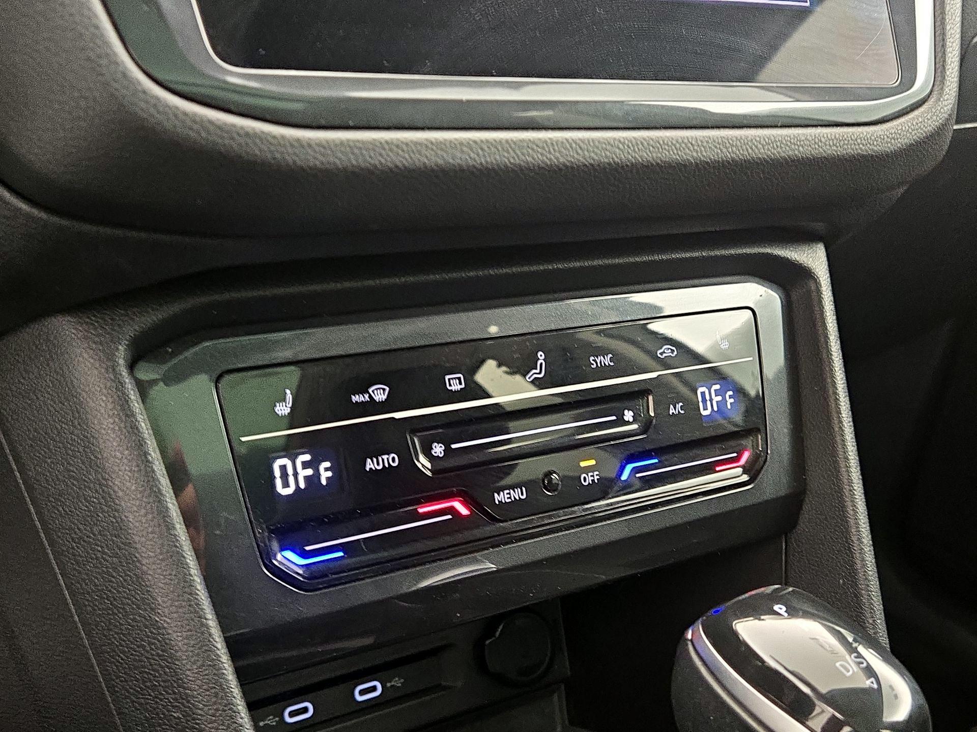 Thumbnail: 2023 Volkswagen Tiguan - 16