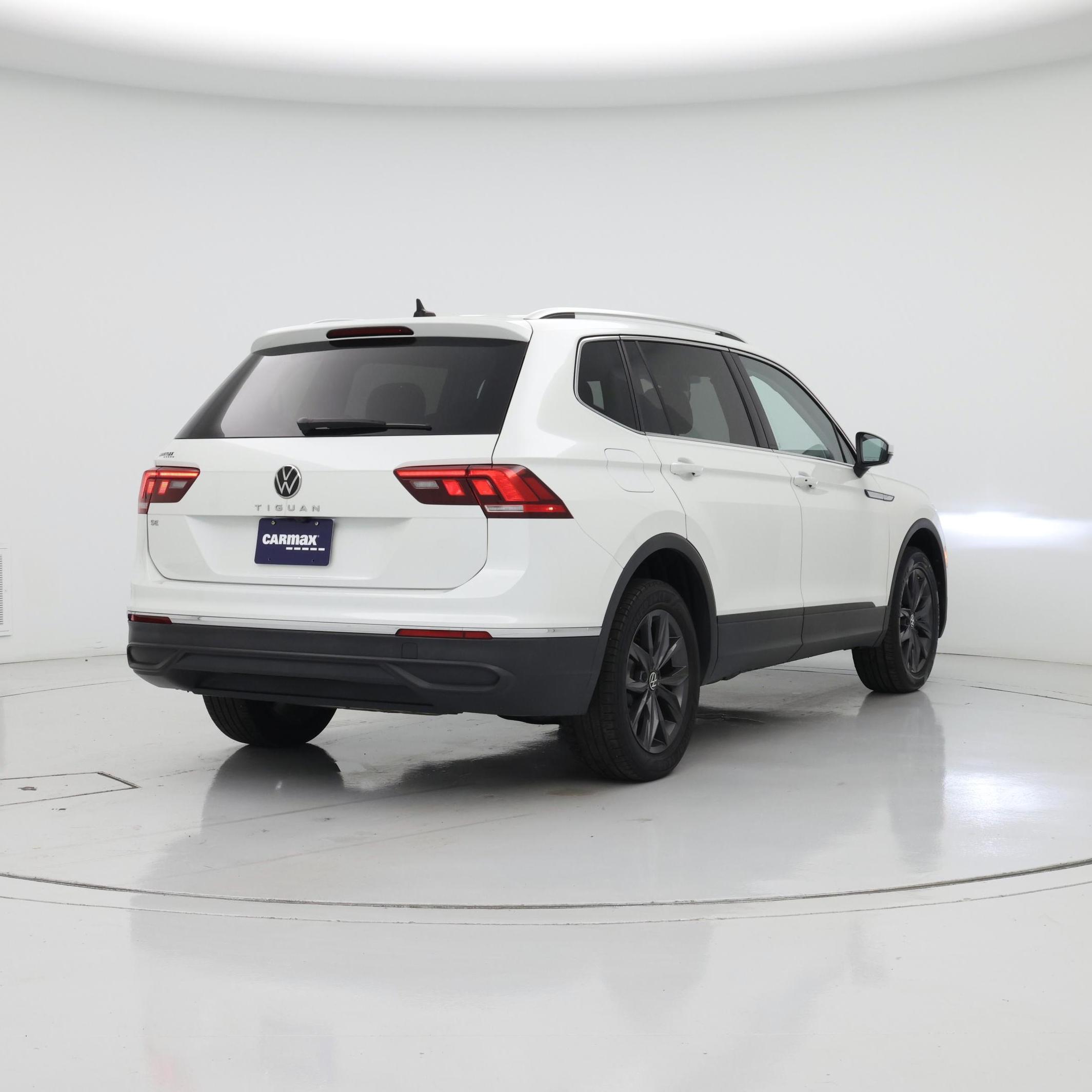Thumbnail: 2023 Volkswagen Tiguan - 8