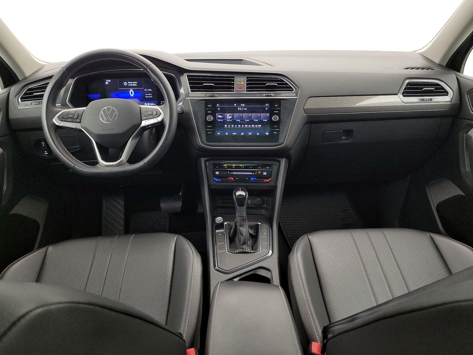 Thumbnail: 2022 Volkswagen Tiguan - 9