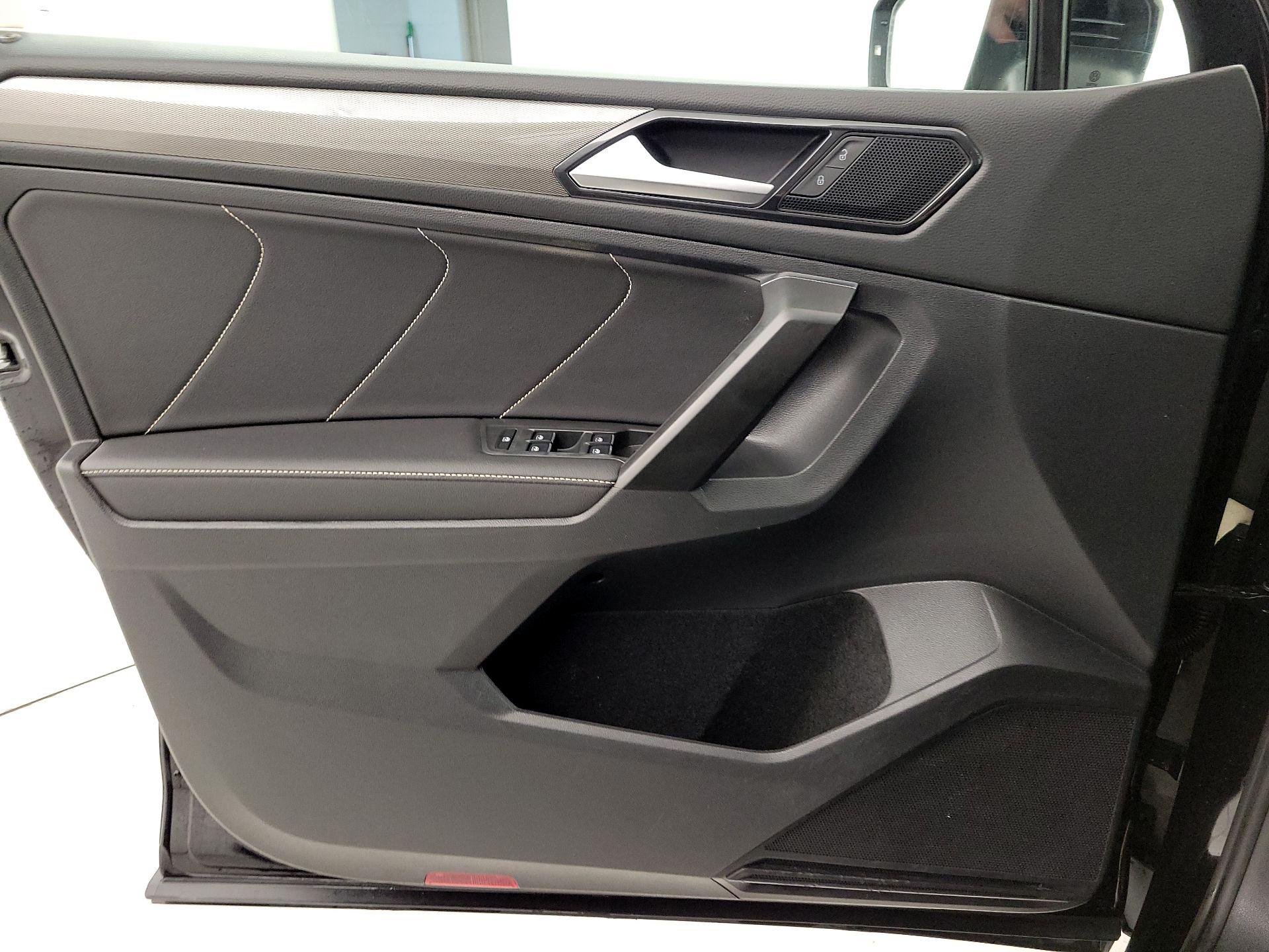 Thumbnail: 2022 Volkswagen Tiguan - 12