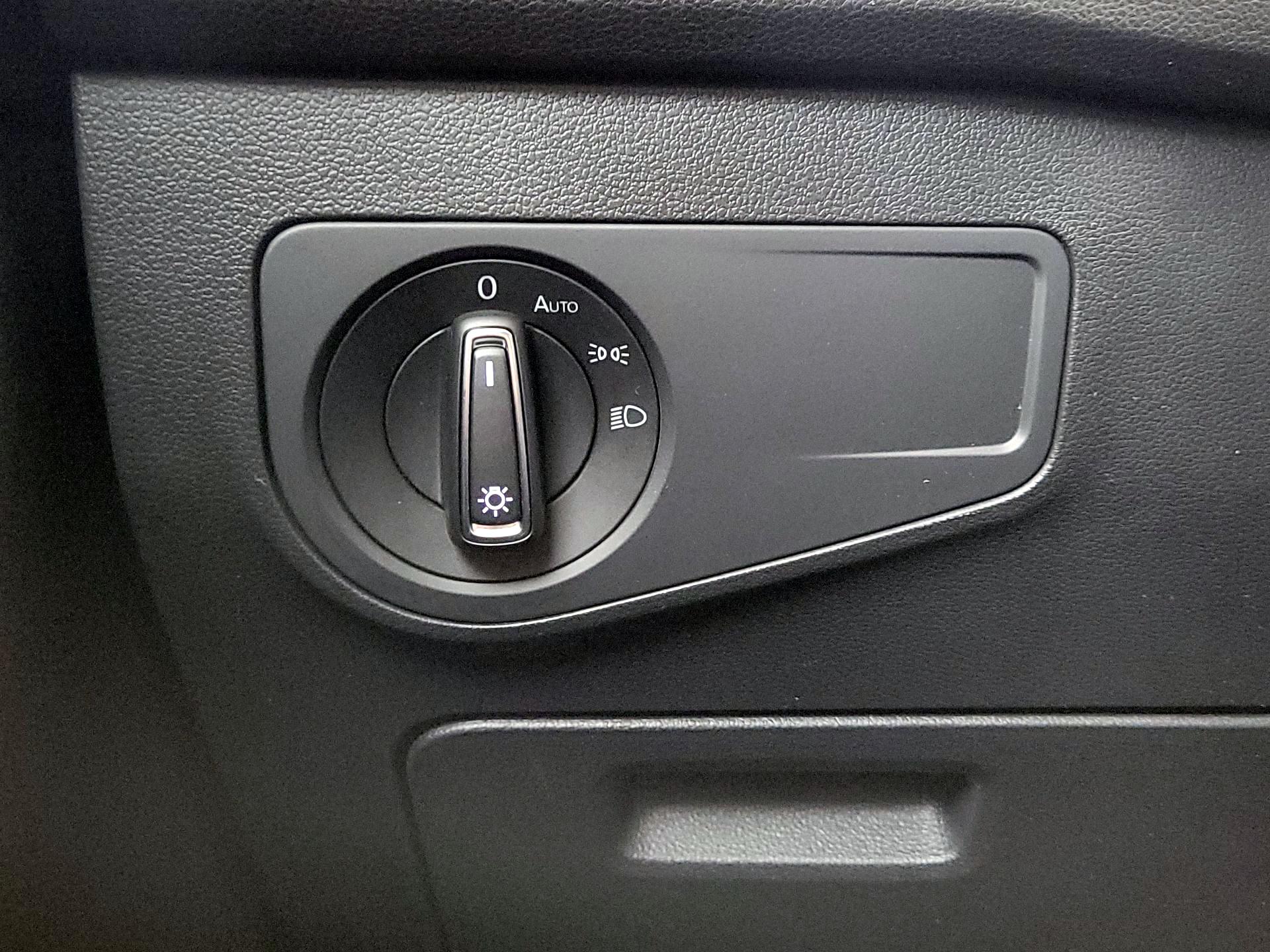 Thumbnail: 2022 Volkswagen Tiguan - 13