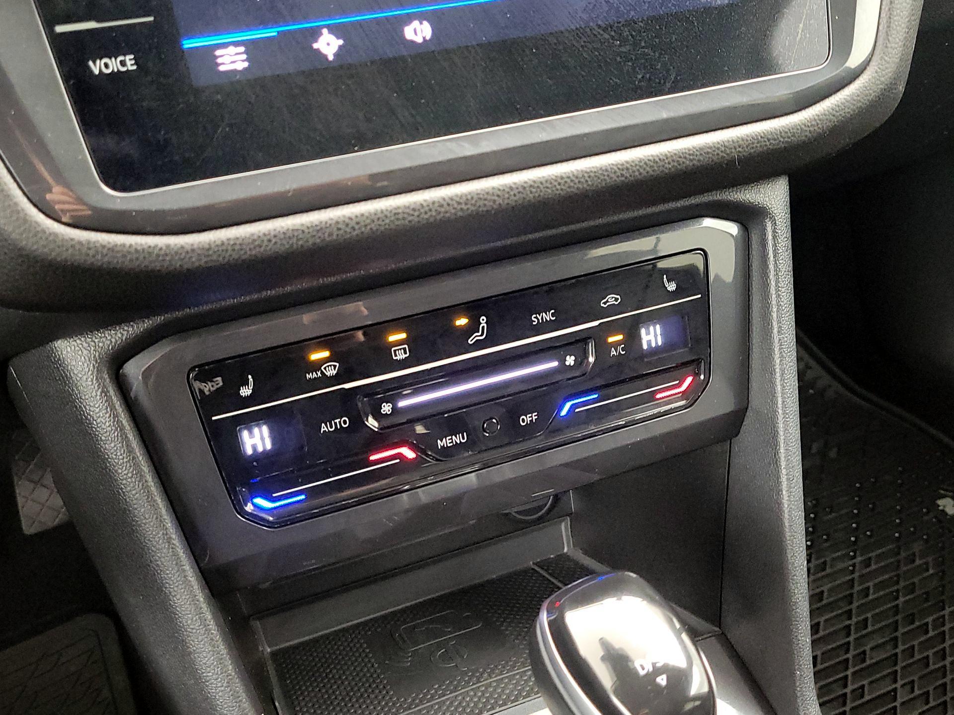 Thumbnail: 2022 Volkswagen Tiguan - 16