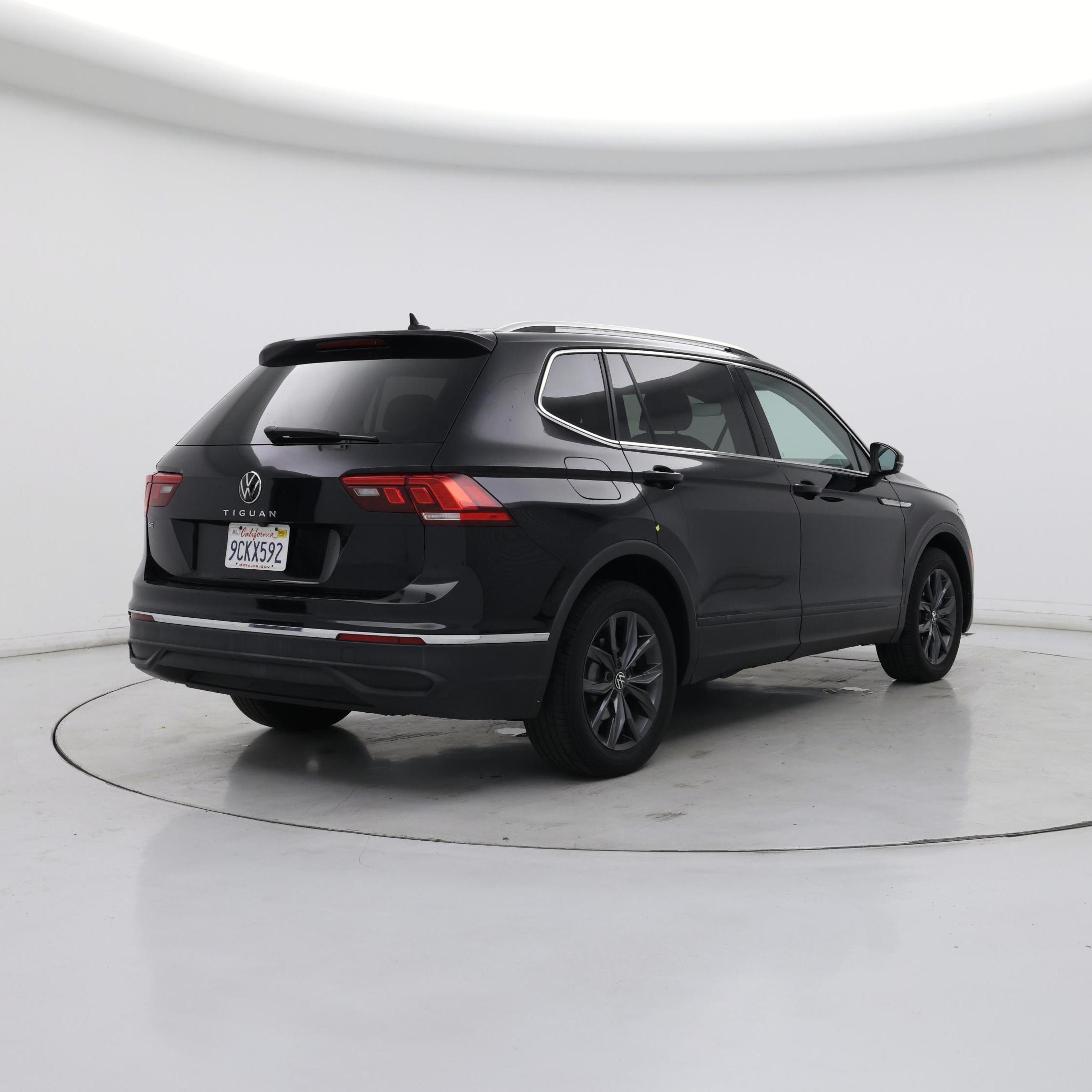 Thumbnail: 2022 Volkswagen Tiguan - 8