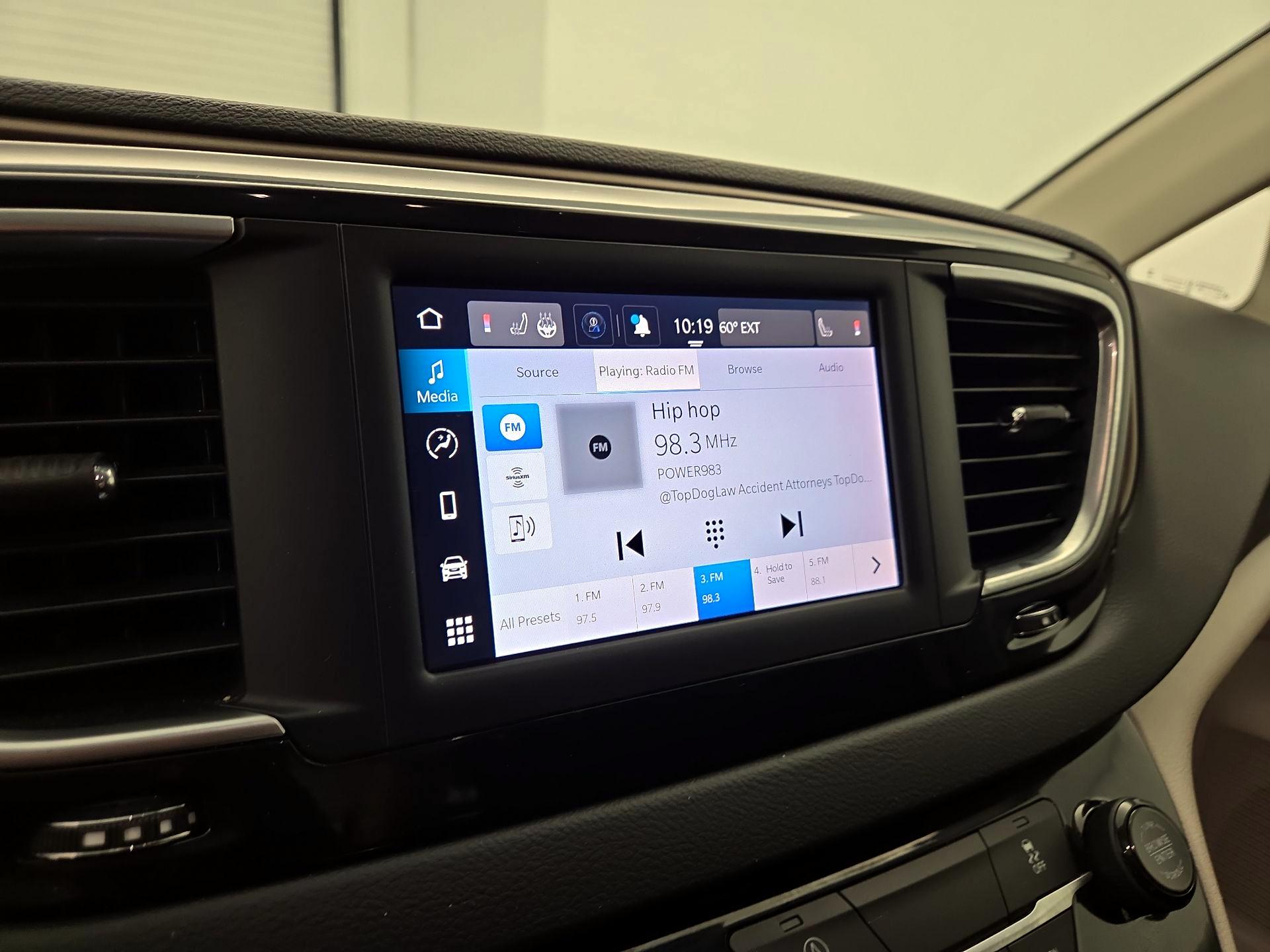 Thumbnail: 2023 Chrysler Voyager - 15