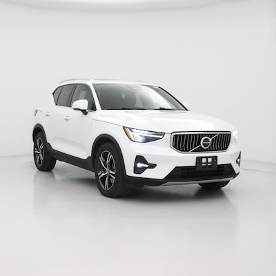 2023 Volvo XC40 B5 Plus Bright Theme