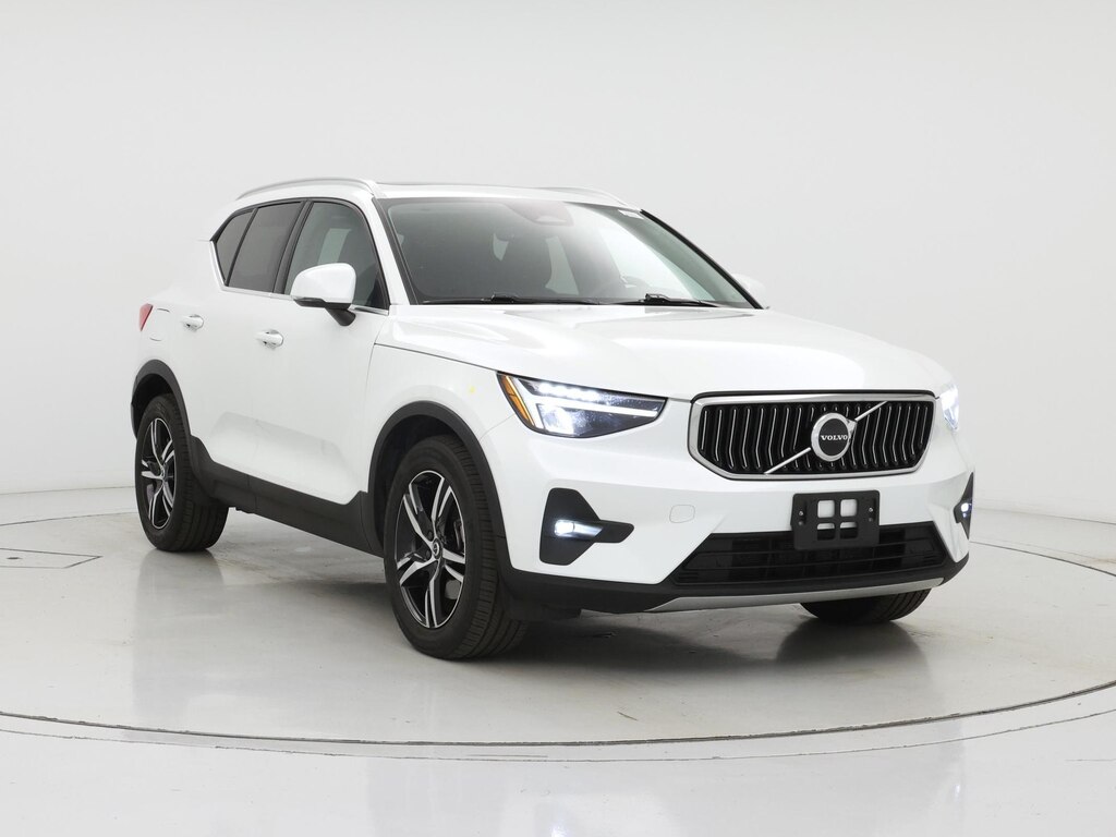 Volvo XC40 B5 Plus Bright Theme AWD