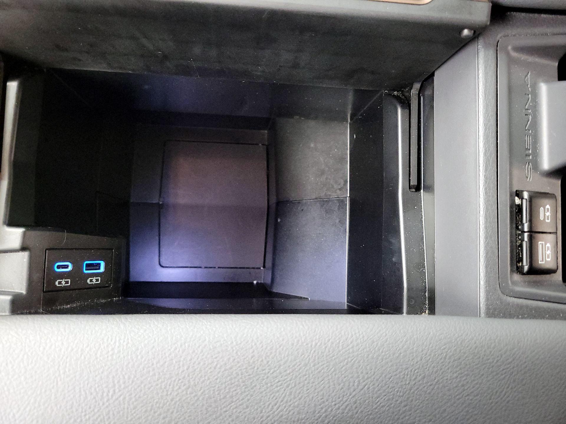 Thumbnail: 2024 Toyota Sienna - 18