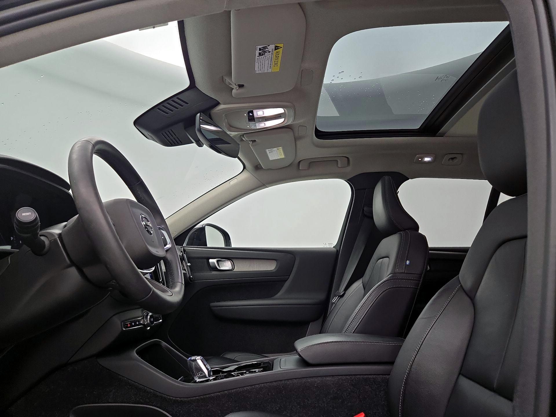 Thumbnail: 2023 Volvo XC40 - 20