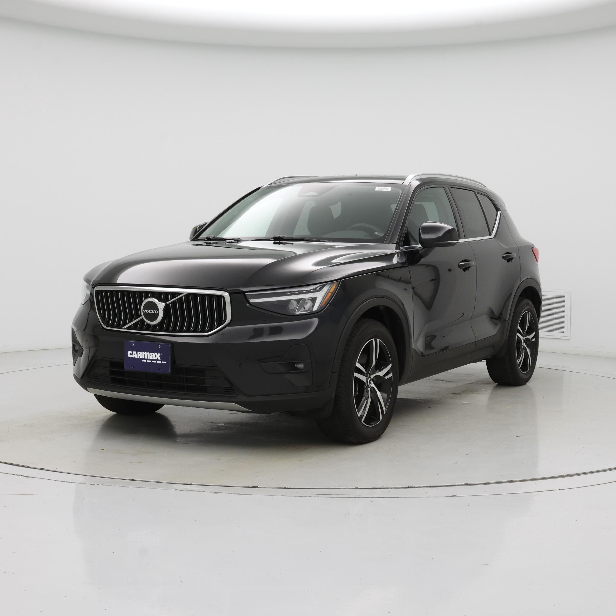 Thumbnail: 2023 Volvo XC40 - 4