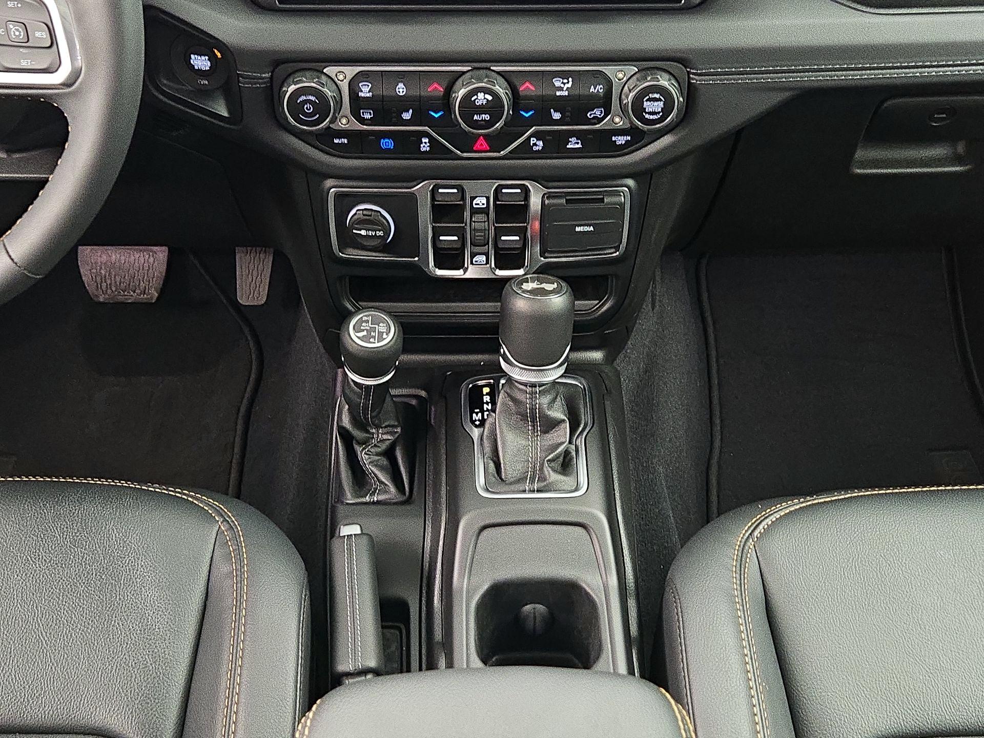 Thumbnail: 2024 Jeep Wrangler - 17