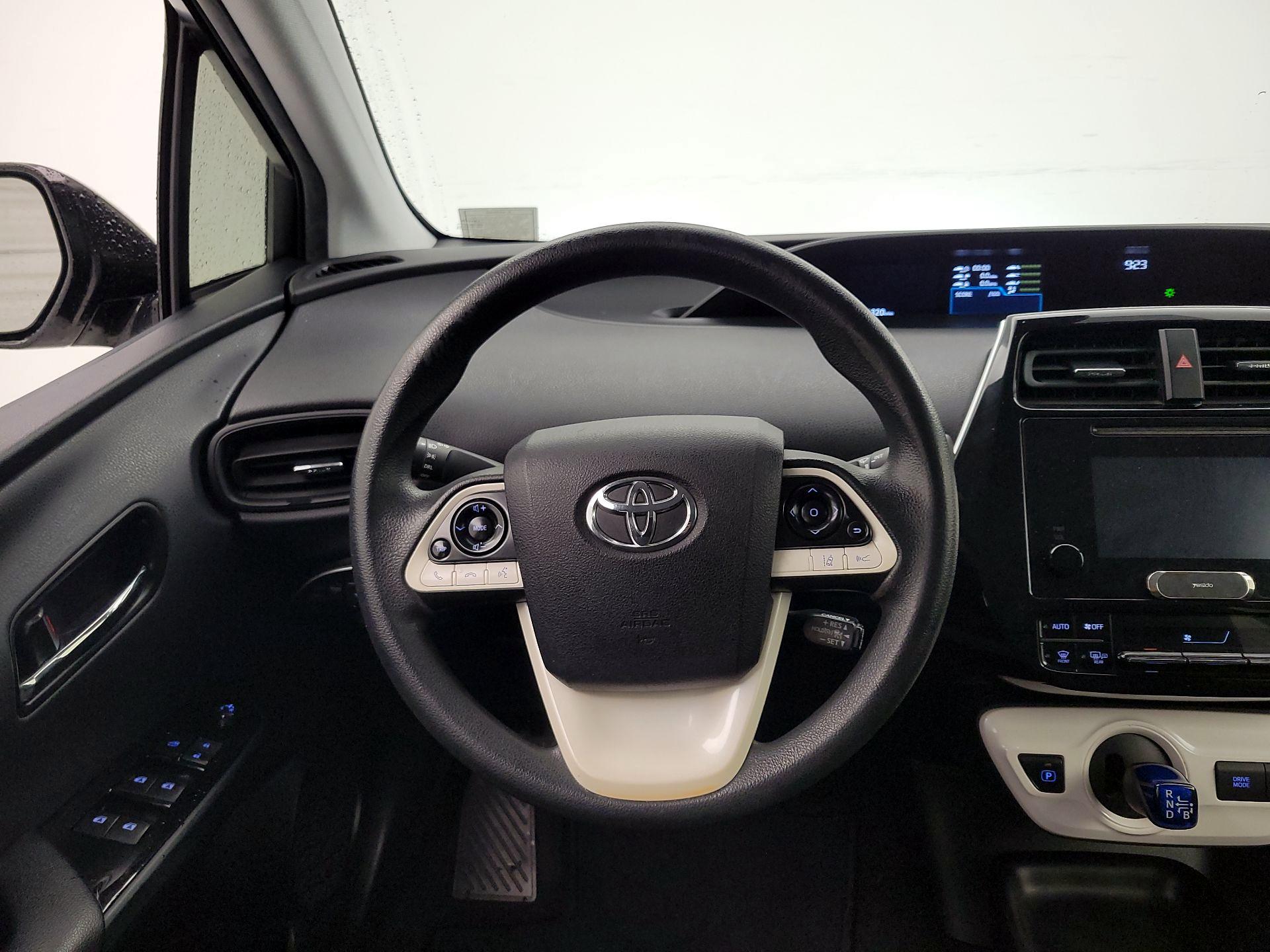 Thumbnail: 2017 Toyota Prius - 10