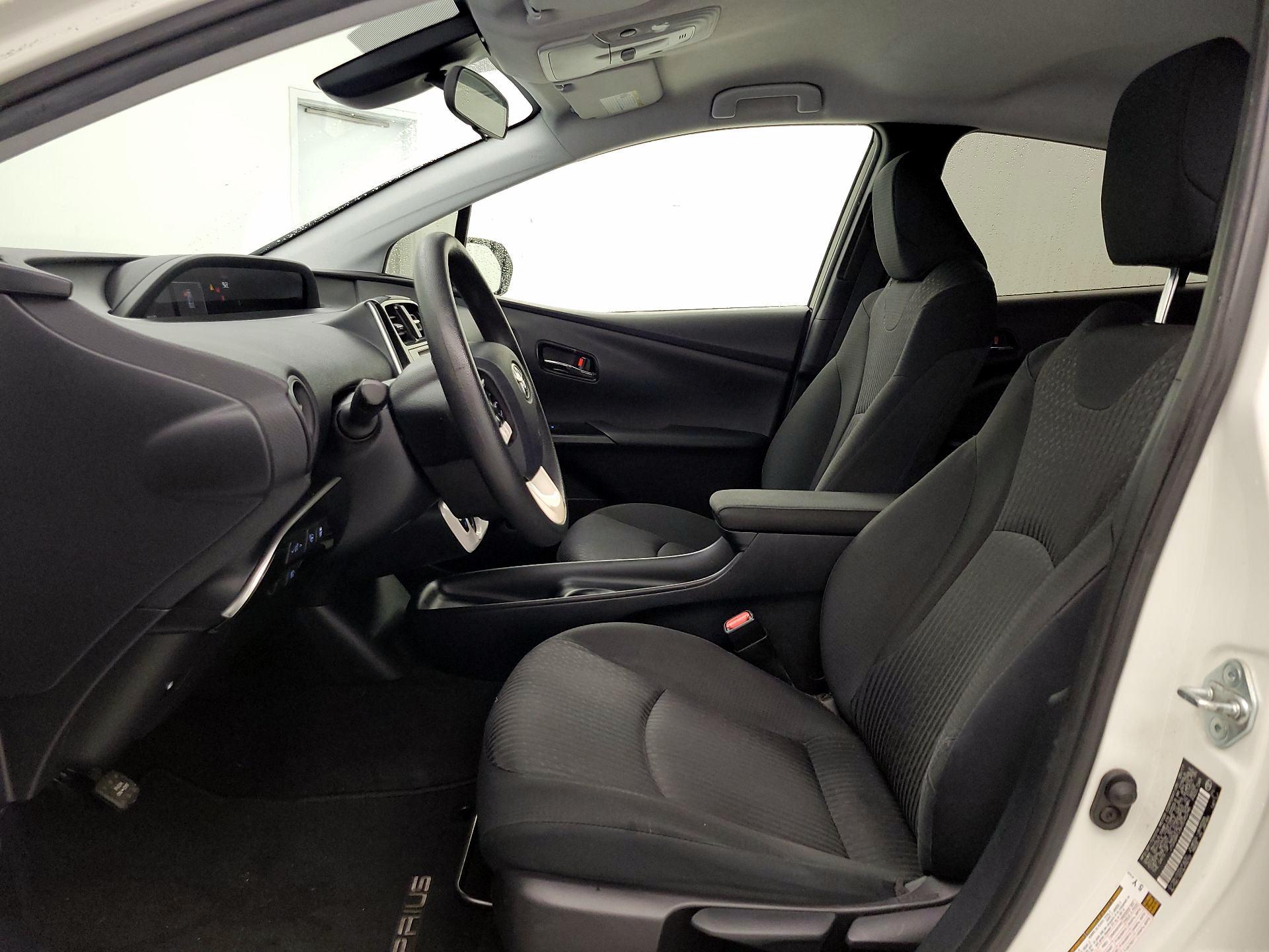 Thumbnail: 2017 Toyota Prius - 11